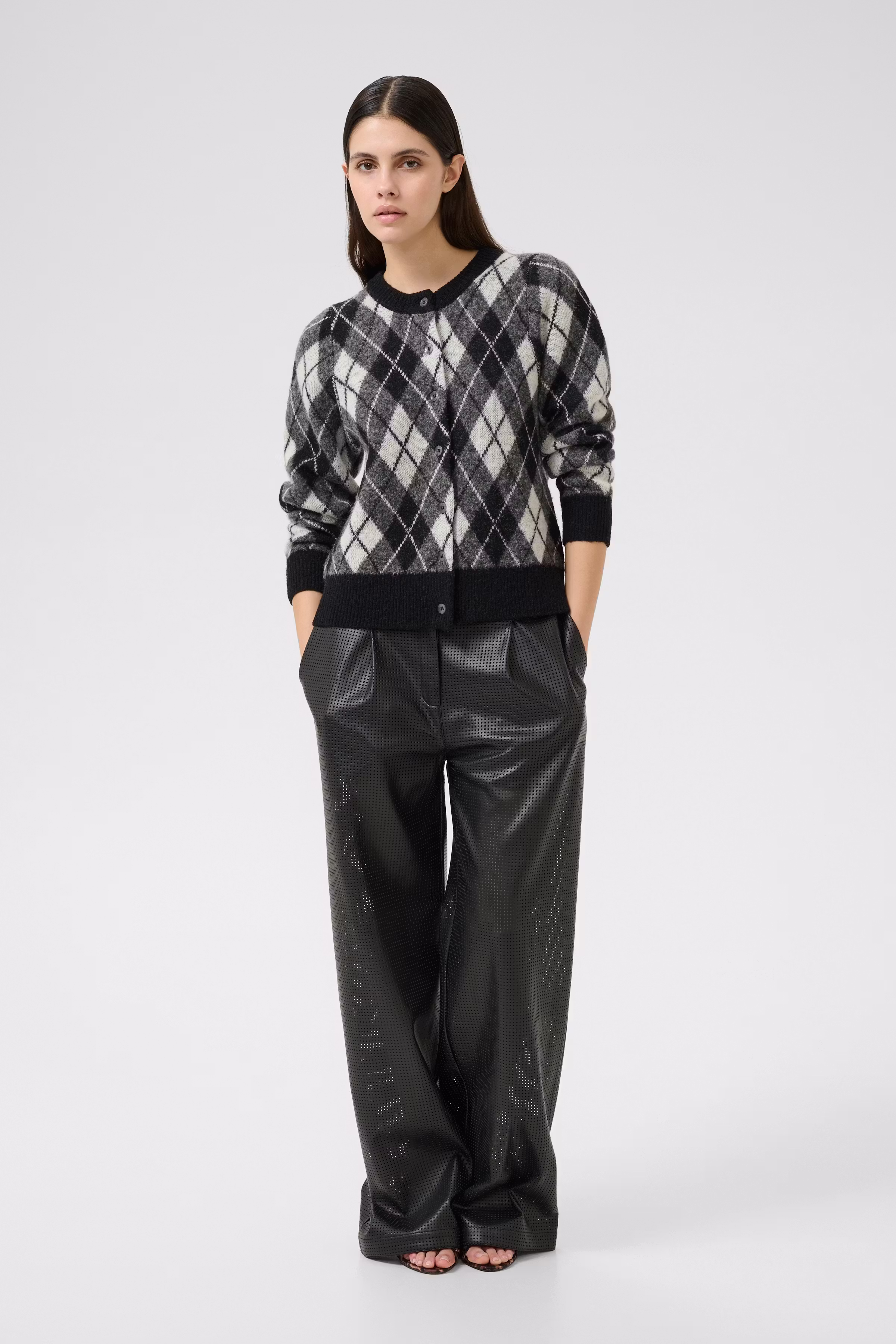 KBConstantine Cardigan LOOKBOOK FRONT 10105794-108927