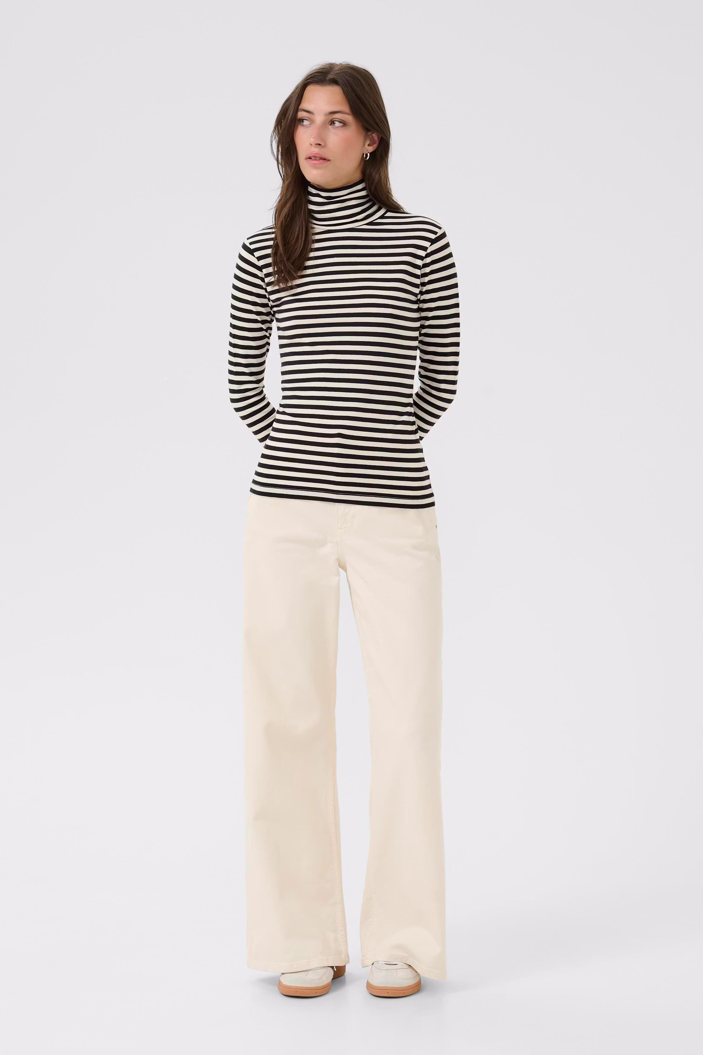 EfinasPW T-shirt LOOKBOOK FRONT 30309923-304268