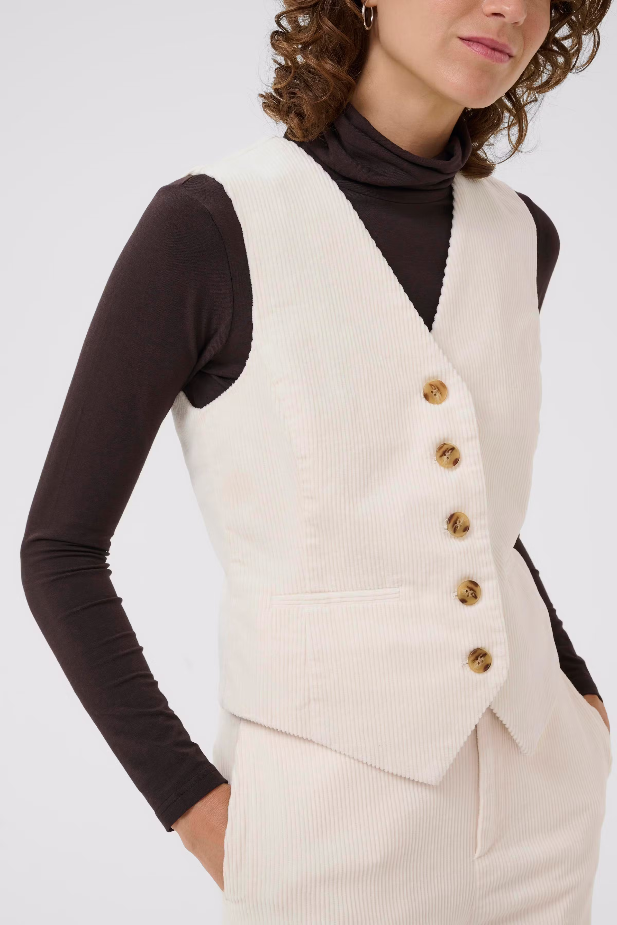 LinkaPW West LOOKBOOK DETAIL 30308909-120601