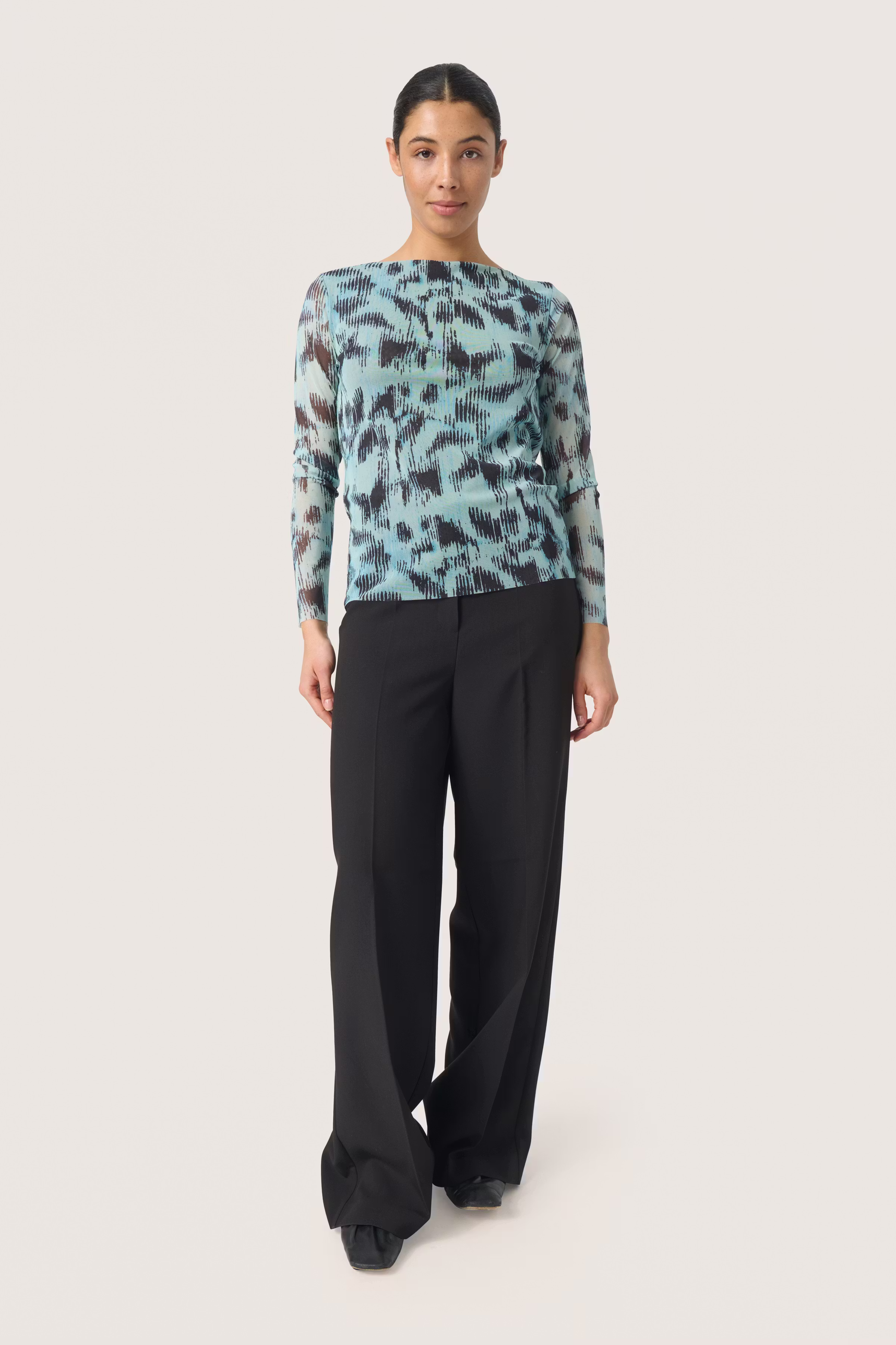 SLAnaika Bluse LOOKBOOK FRONT 30407324-302708