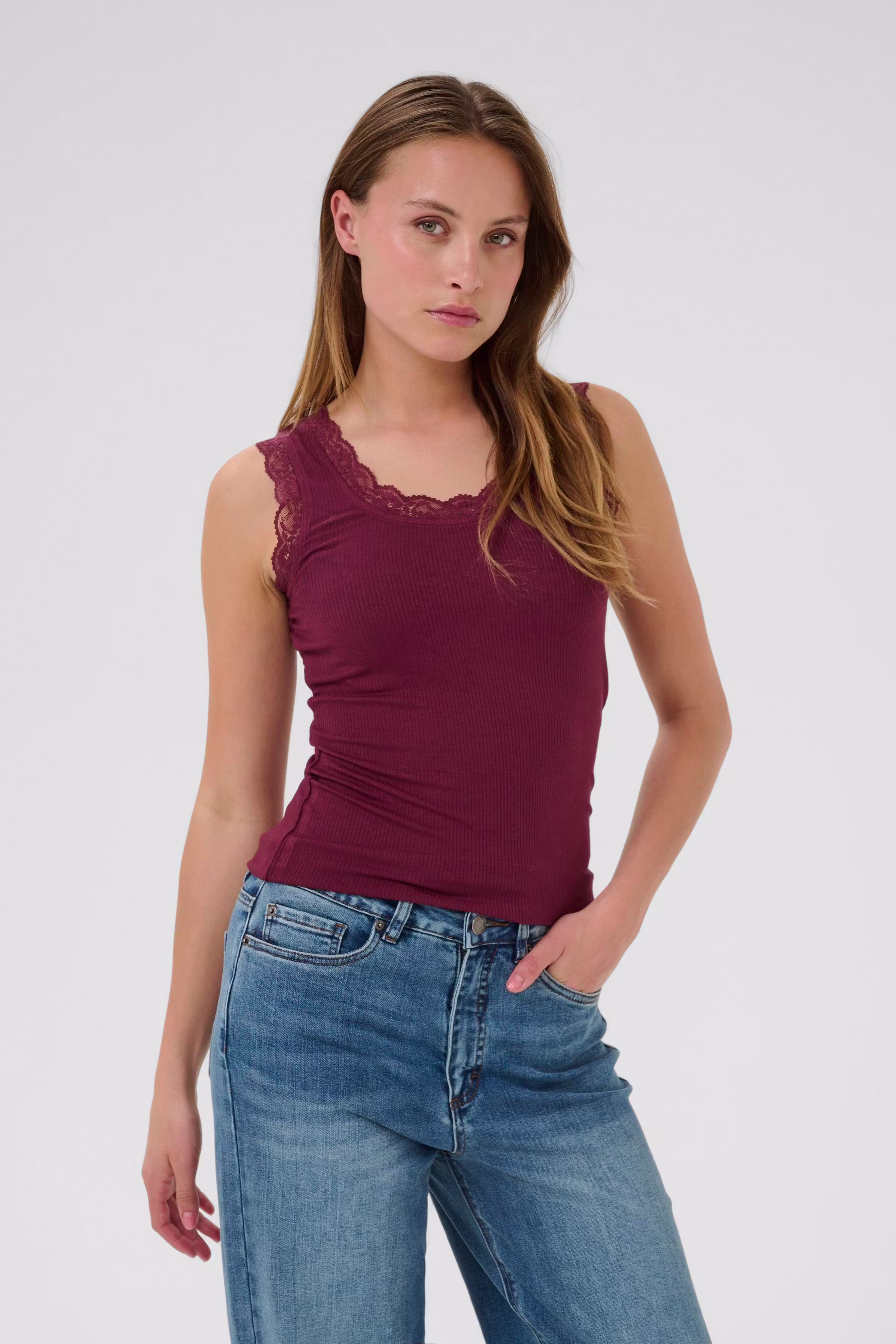 KAOMI Top LOOKBOOK FRONT 10510143-191528