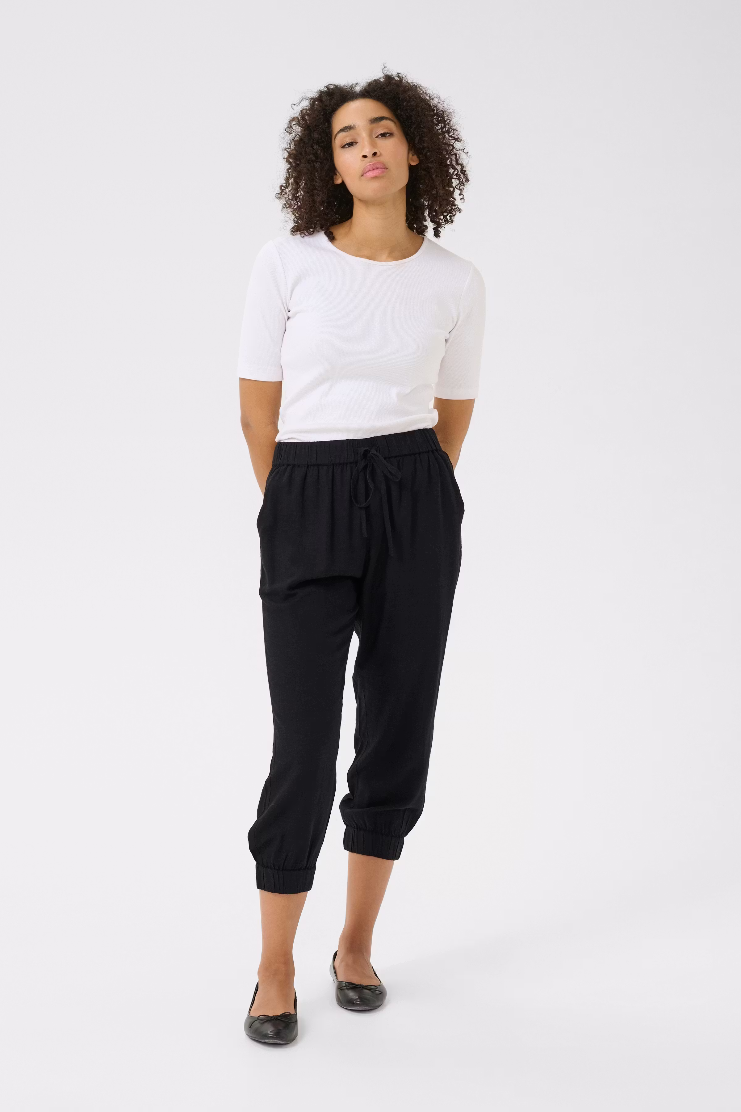 KAmilia Linen Pants LOOKBOOK FRONT 10509669-100121