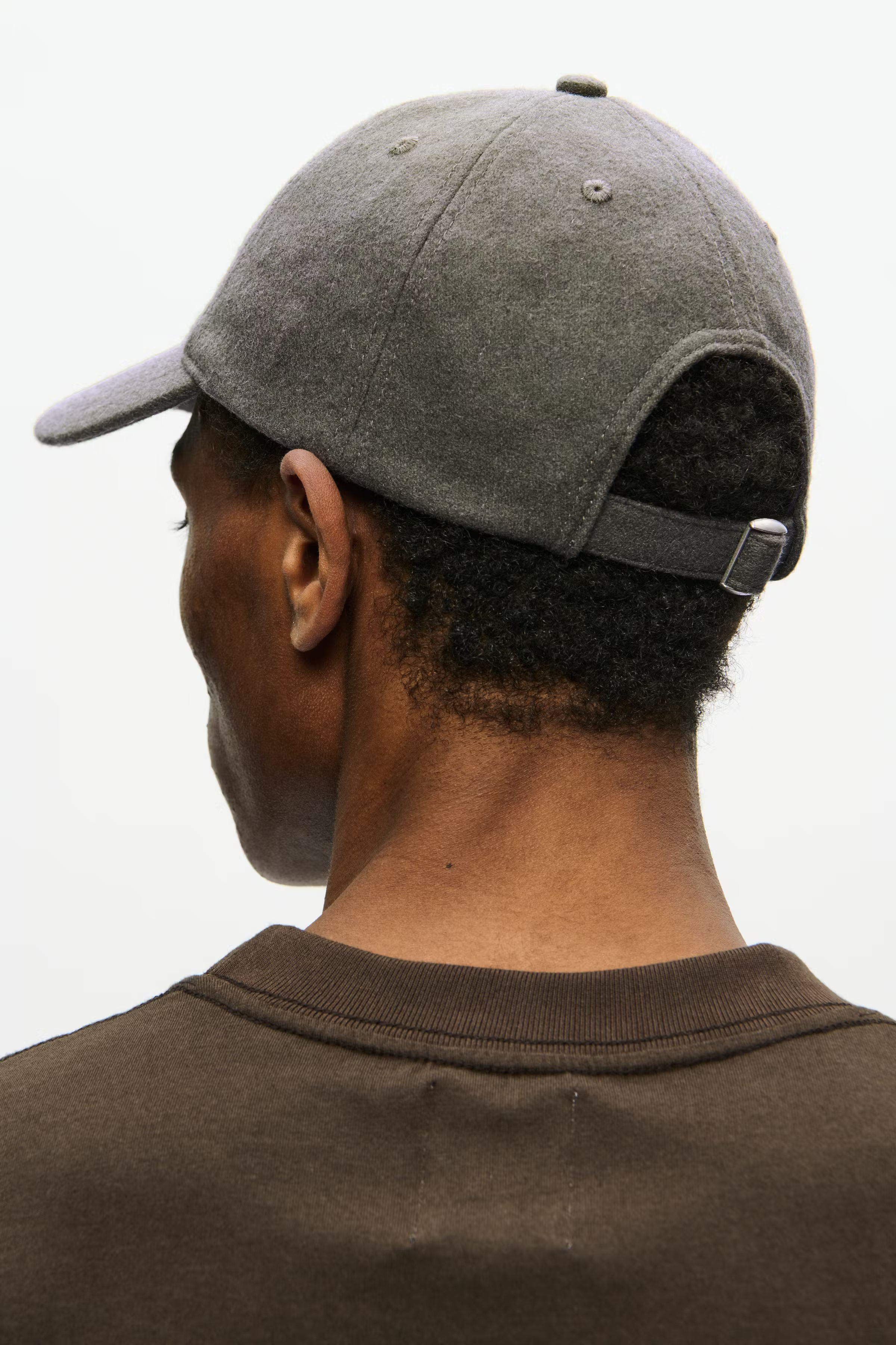 WWAA Cap LOOKBOOK DETAIL 30251593-180312