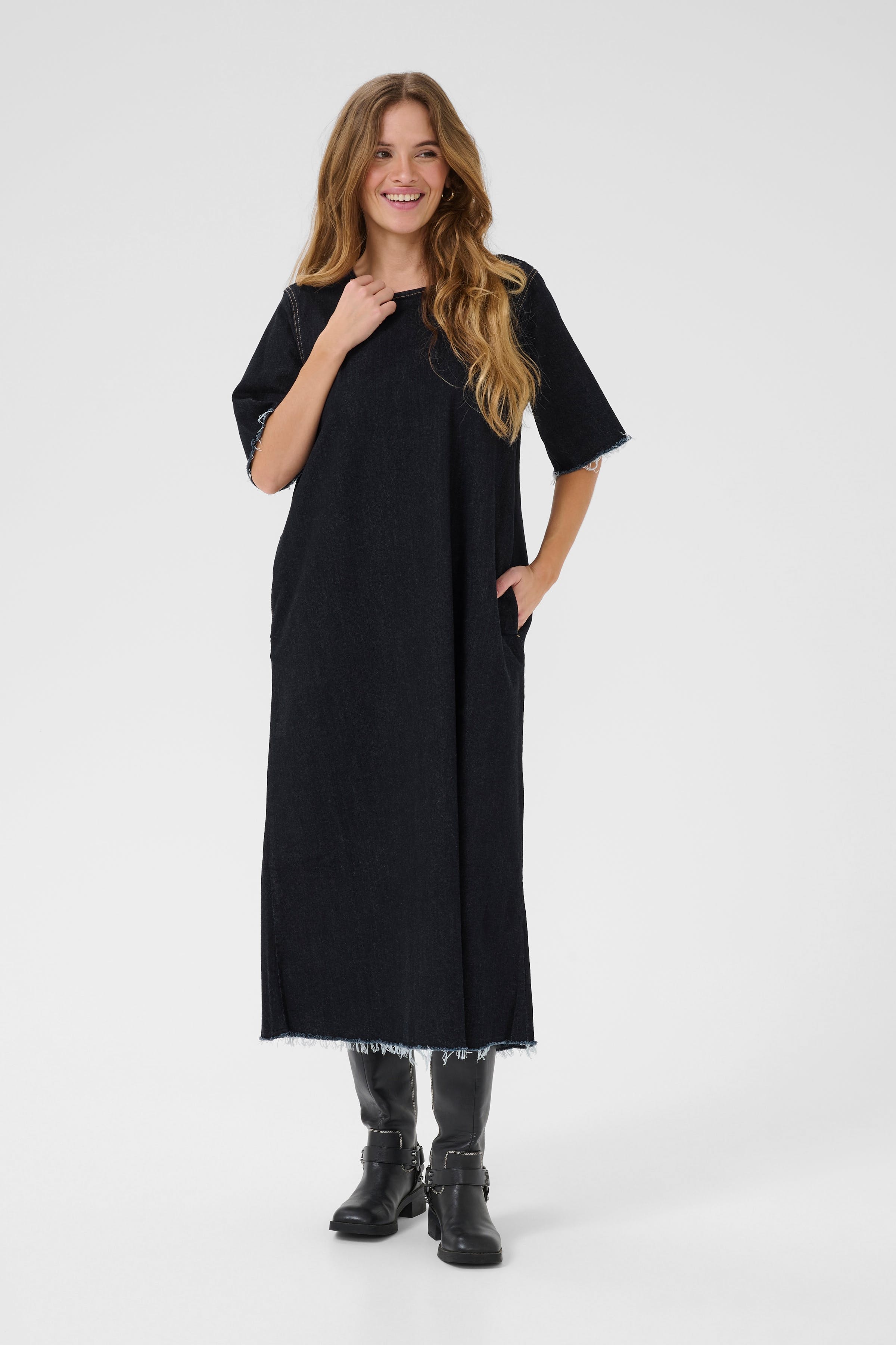 CUamy Klänning LOOKBOOK FRONT 50112255-500119