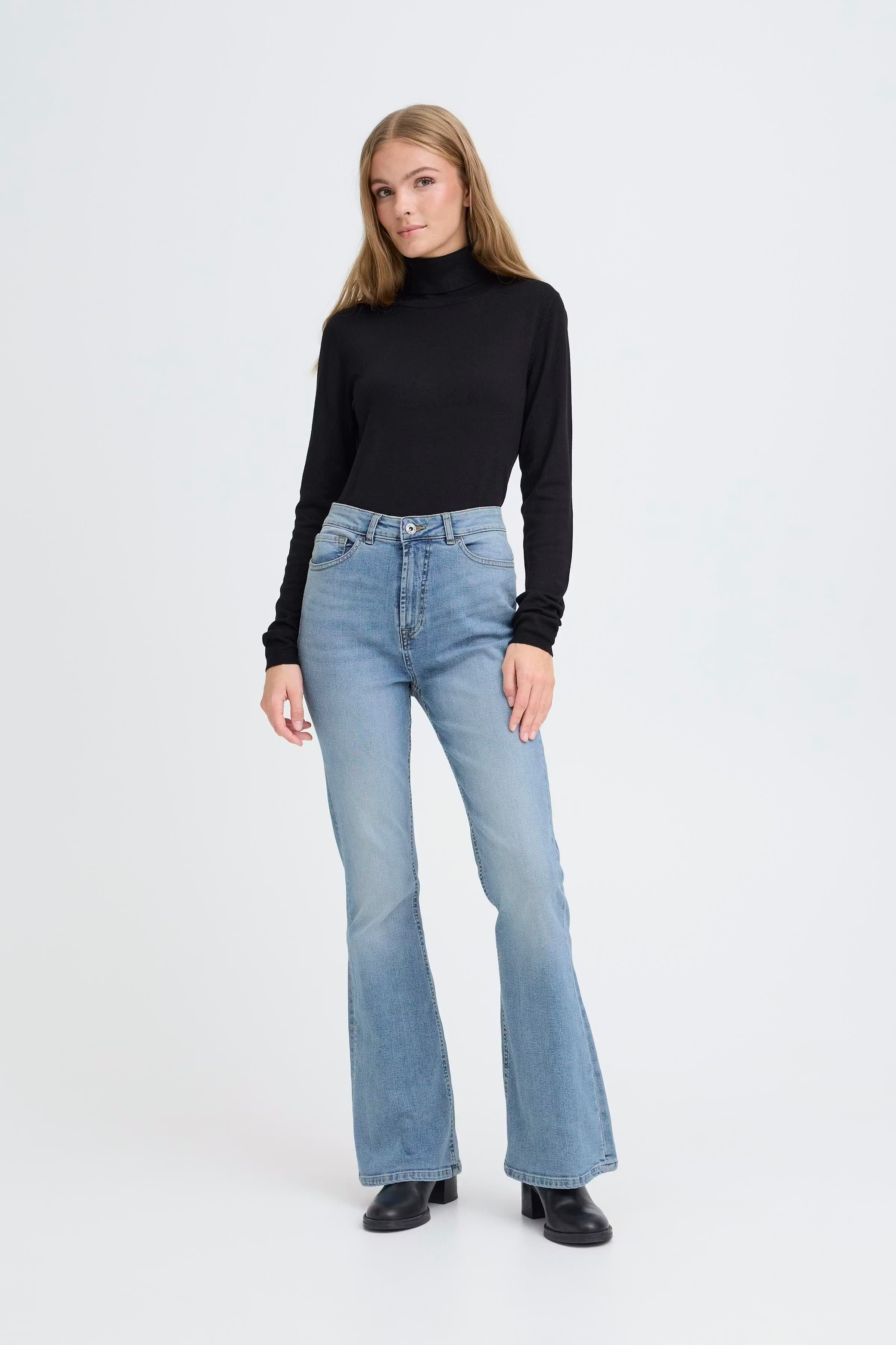 IHTWIGGY FLAIRED HIGH WAIST Jeans LOOKBOOK FRONT 20122437-200343