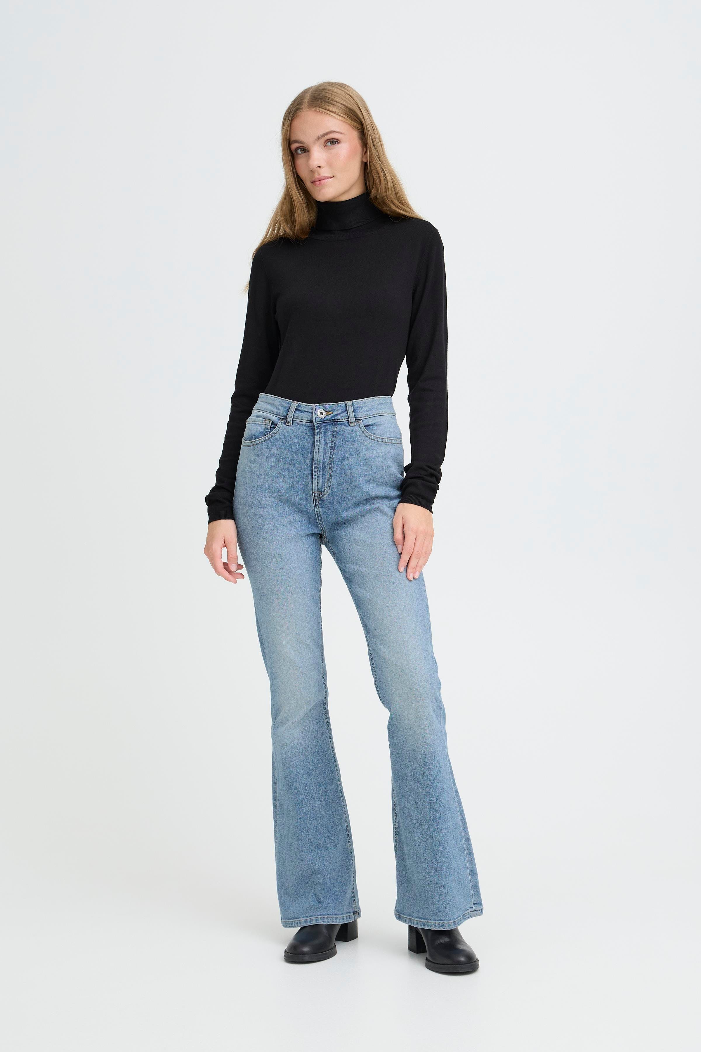 IHTWIGGY FLAIRED HIGH WAIST Jeans LOOKBOOK FRONT 20122437-200343