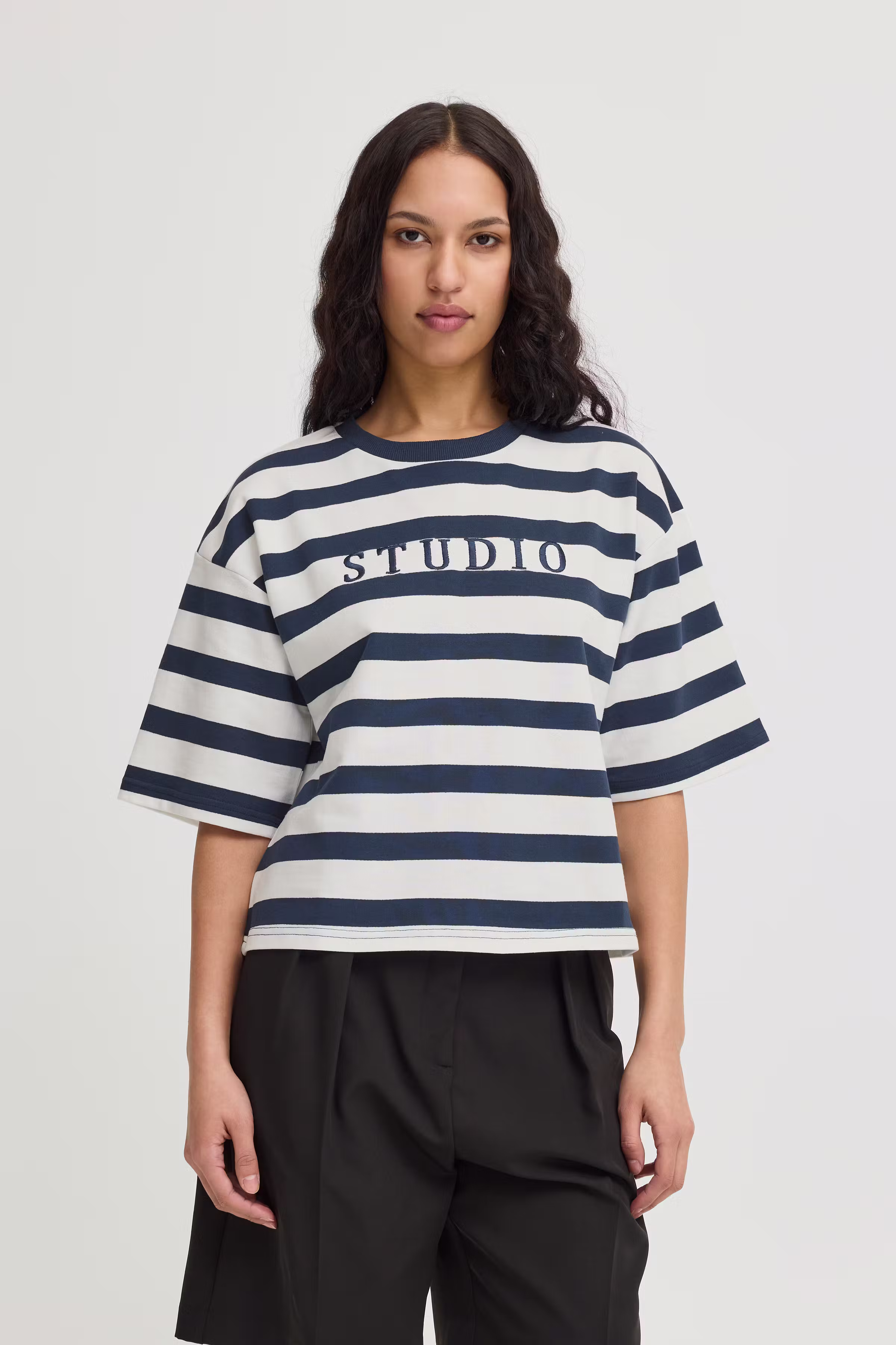 IHOCIE T-shirt LOOKBOOK FRONT 20122776-194010