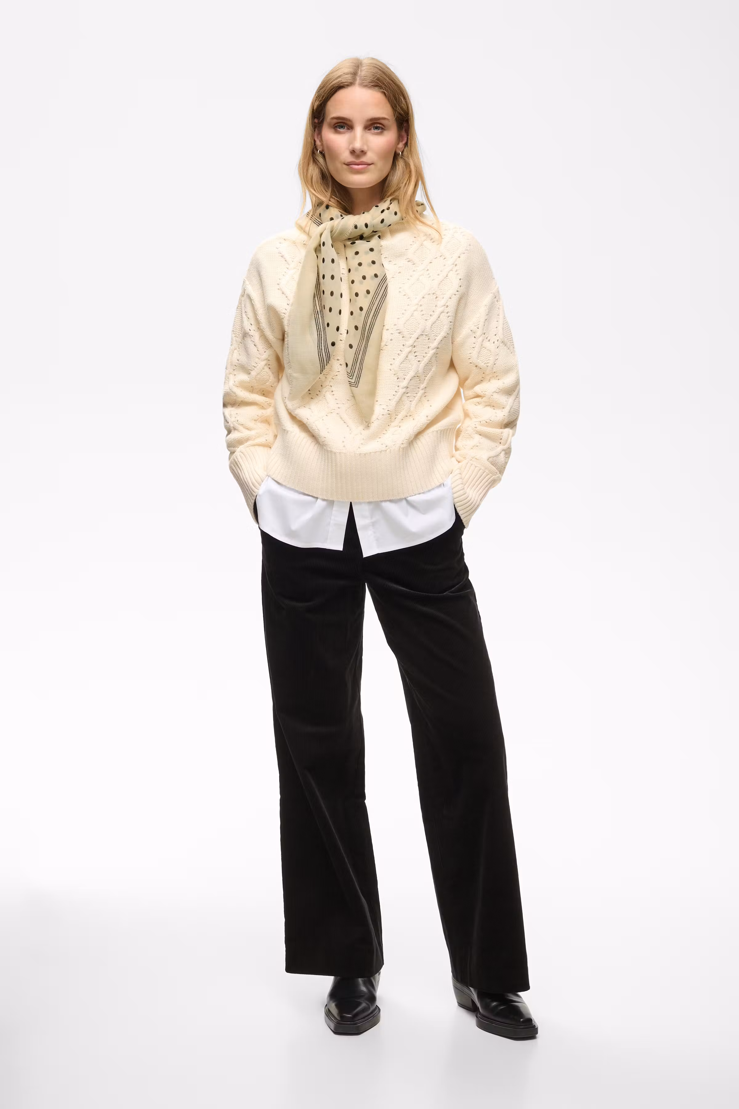 CelestaPW Sjaal LOOKBOOK FRONT 30310875-305313