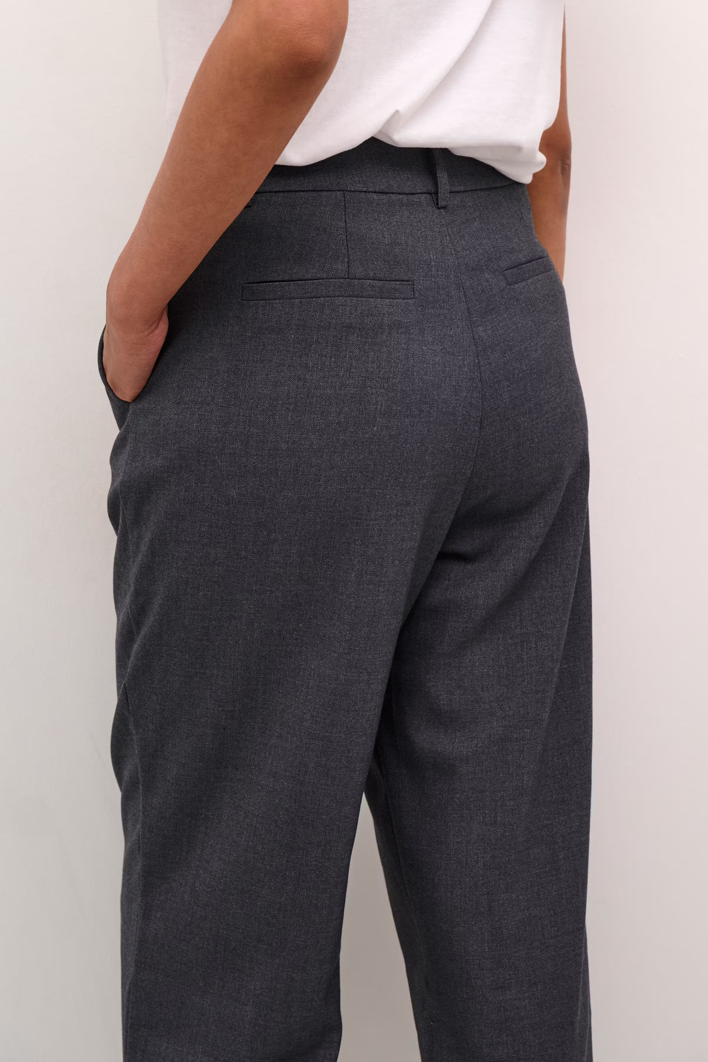KAmerle Trousers LOOKBOOK DETAIL 10504769-100125