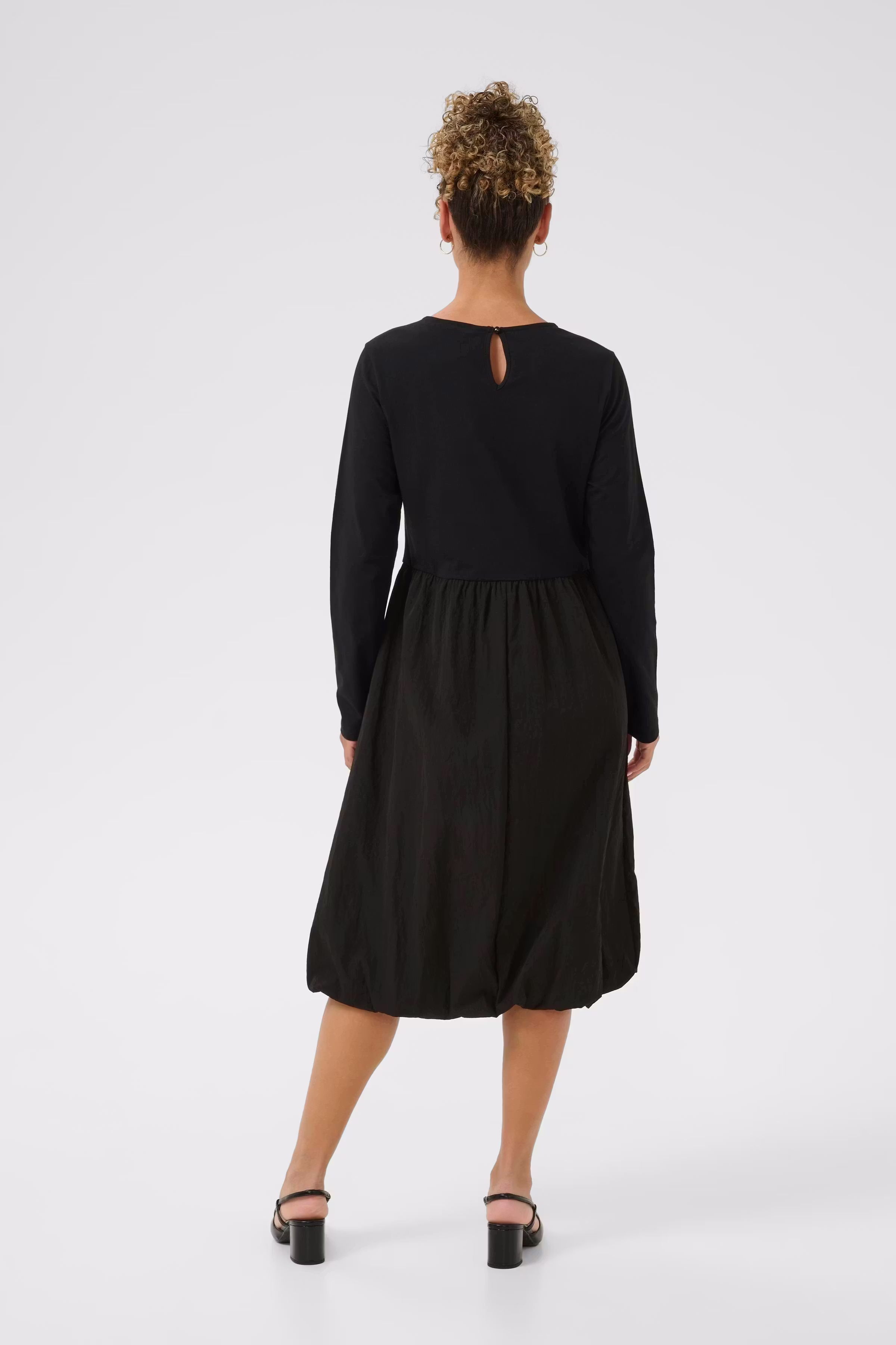 CRCamma Dress LOOKBOOK BACK 10614454-100120