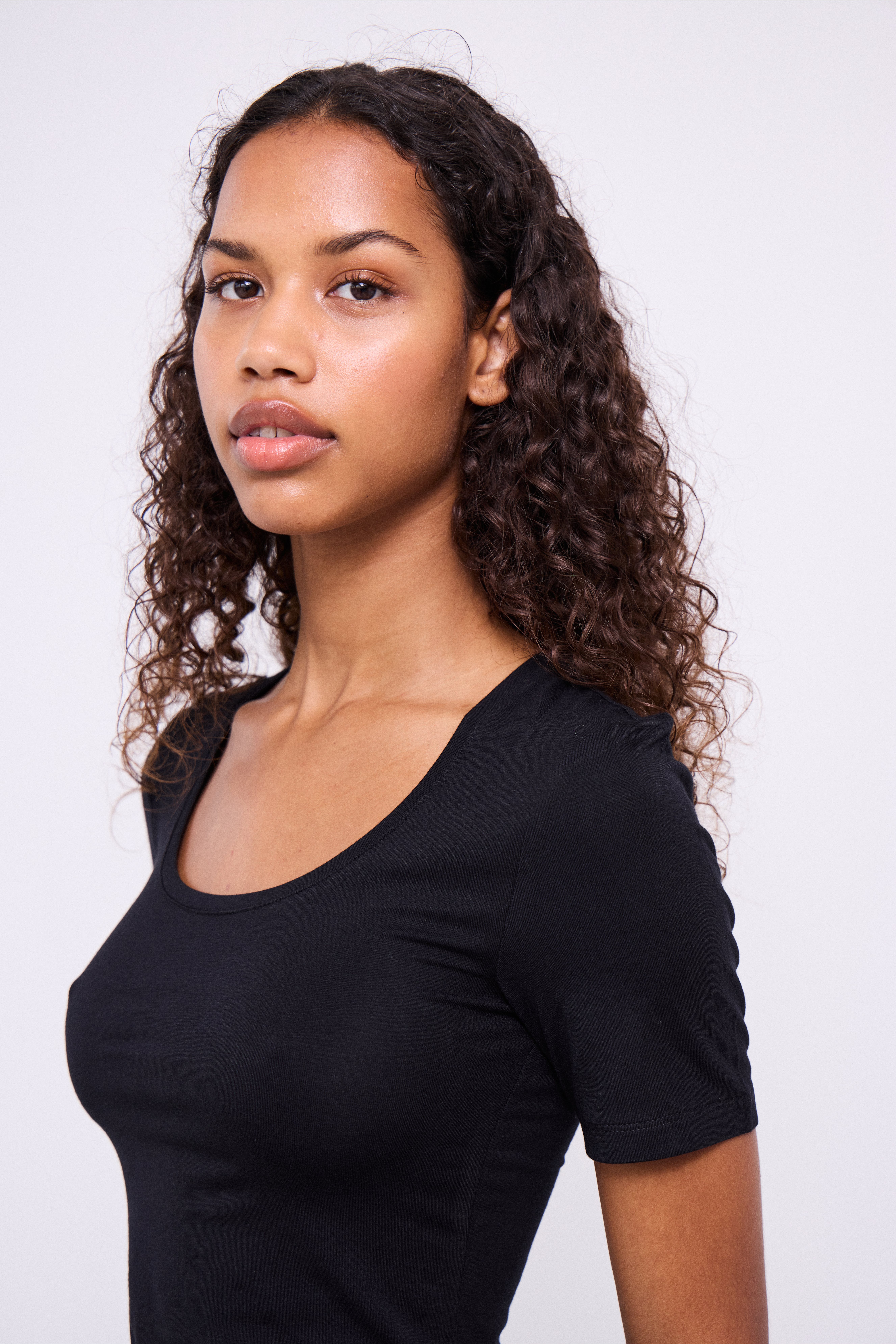 IHZOLA T-shirt LOCATION NONE 20120345-194008