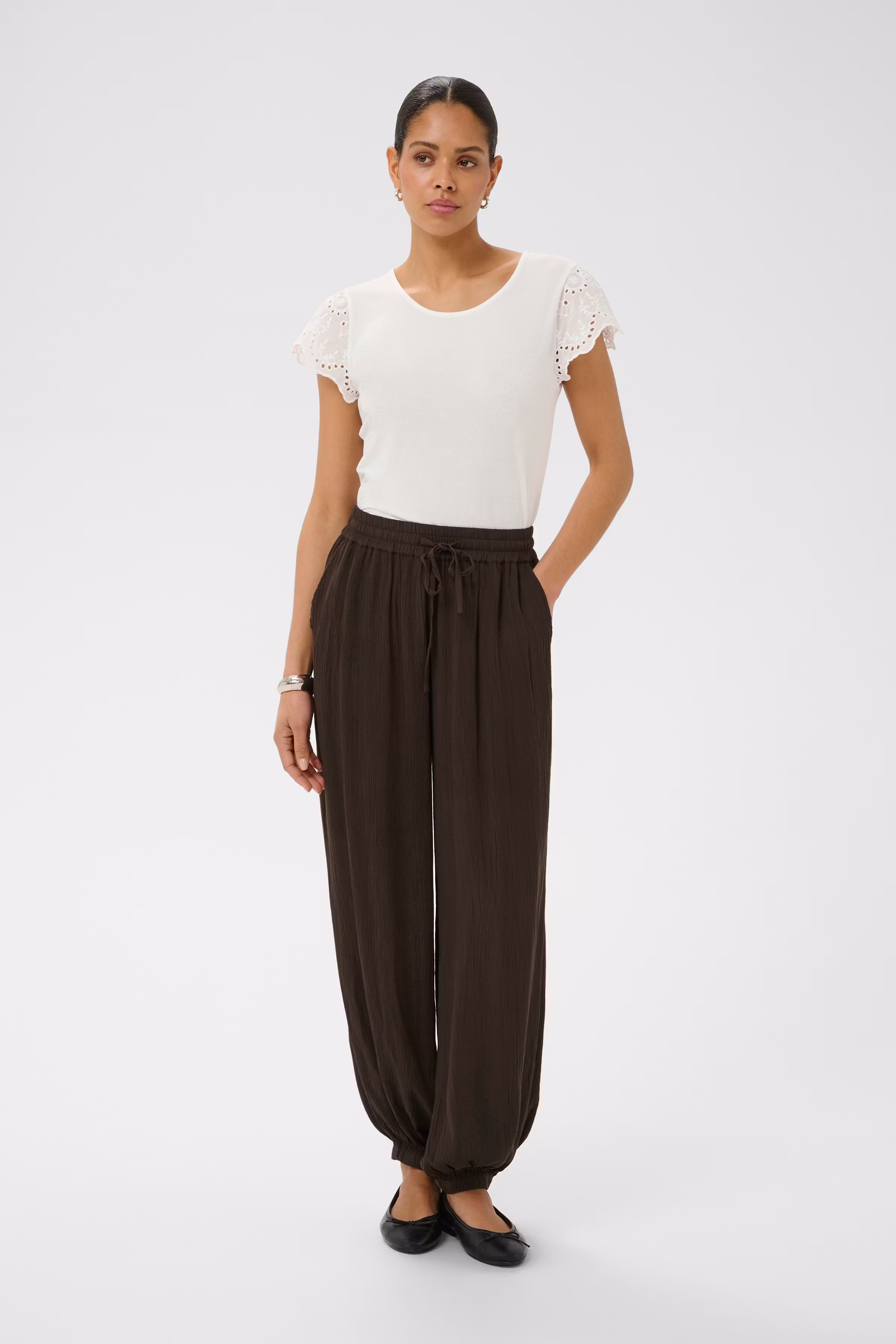 KAmeredith Bukser LOOKBOOK FRONT 10512425-190915