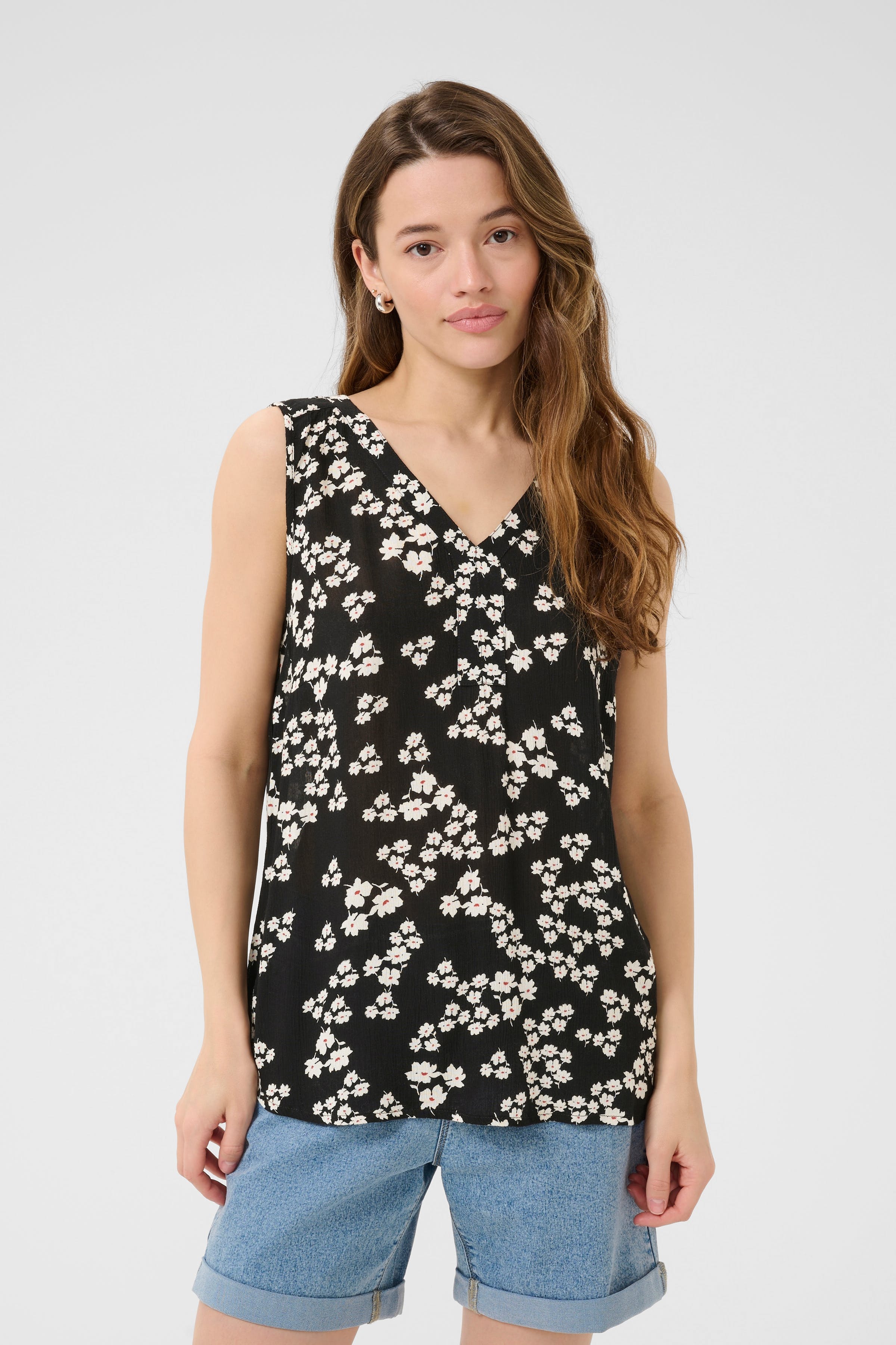 KAamber Top LOOKBOOK FRONT 10508255-107561