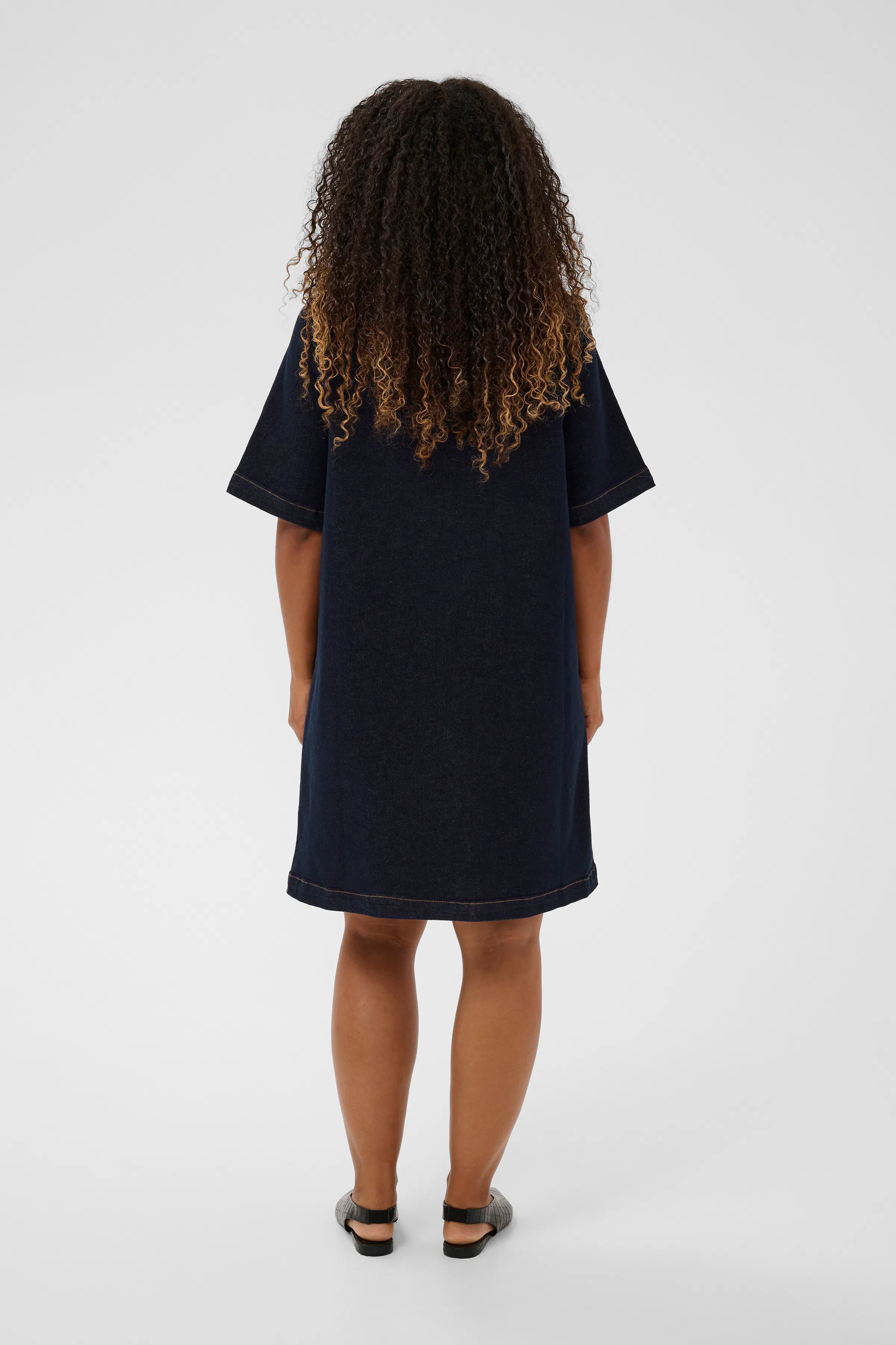 CRDenaya Kleid LOOKBOOK BACK 10615366-100114