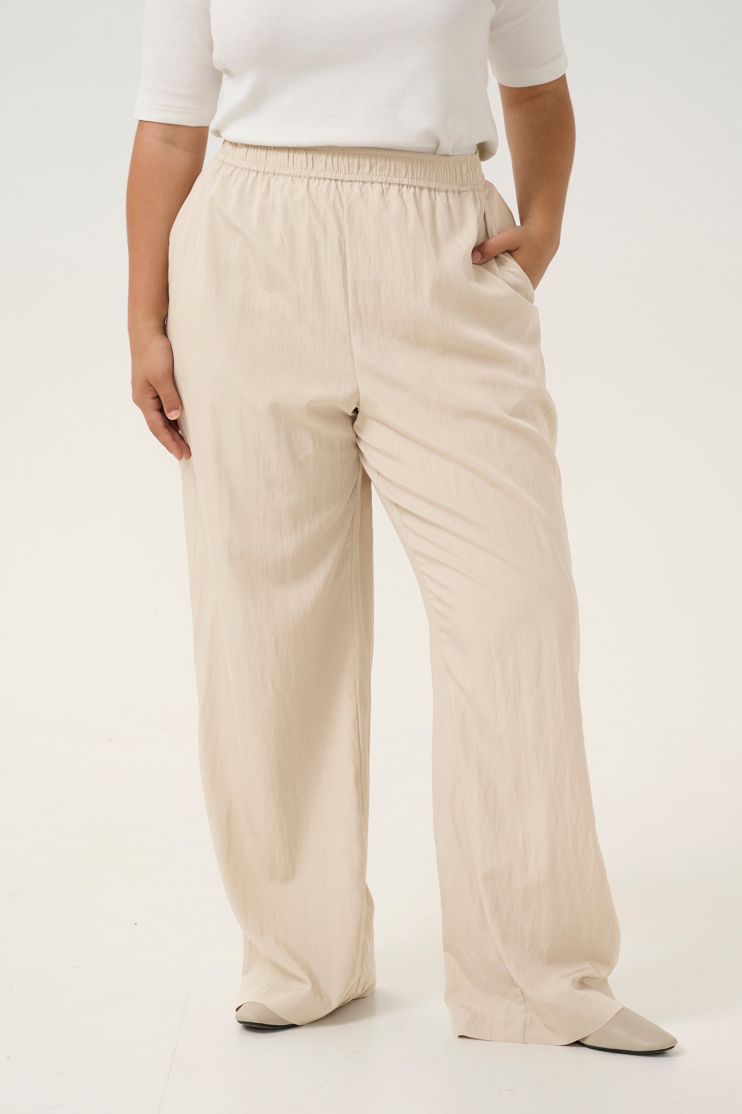 KCtrina Byxor LOOKBOOK FRONT 10583071-151305