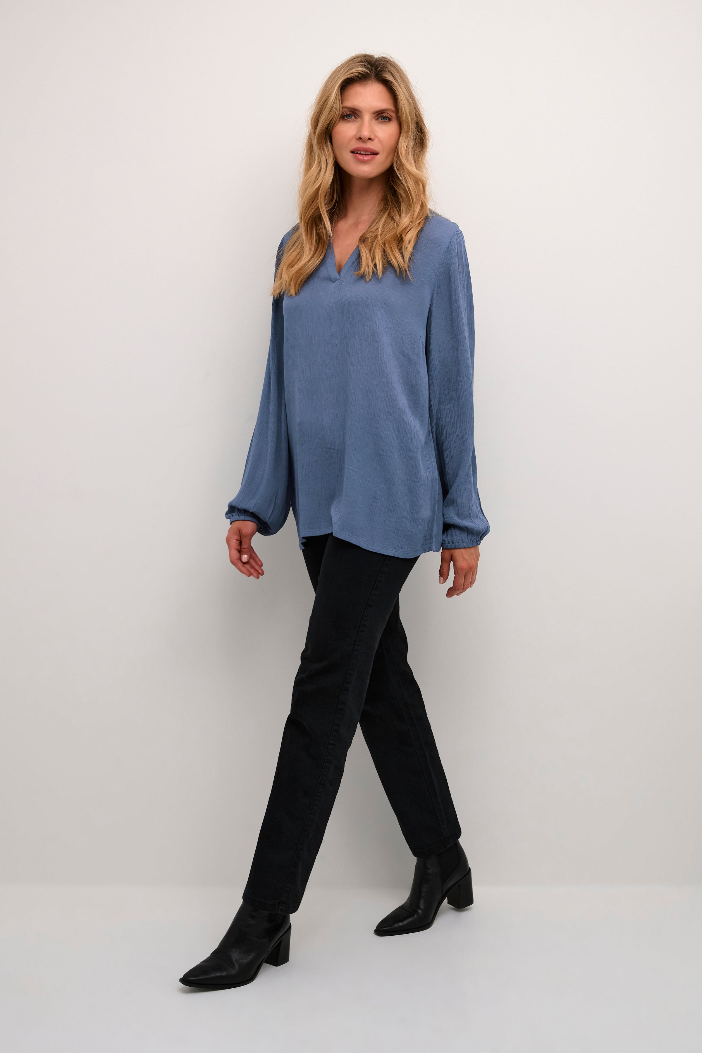 BPlouise Bluse LOOKBOOK FRONT 10590633-193929B