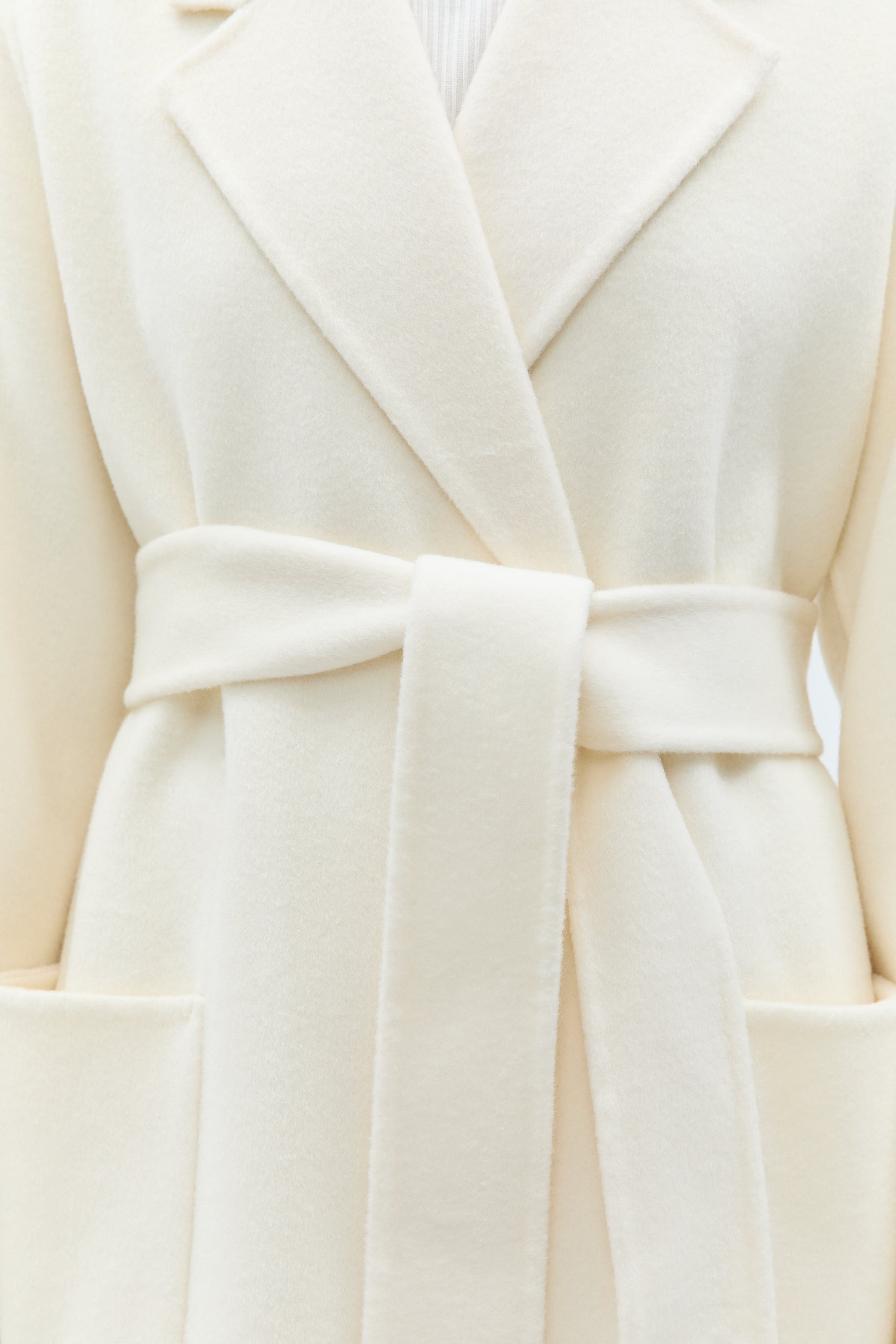 IOCELIA Coat LOOKBOOK FRONT 30600564-WH015
