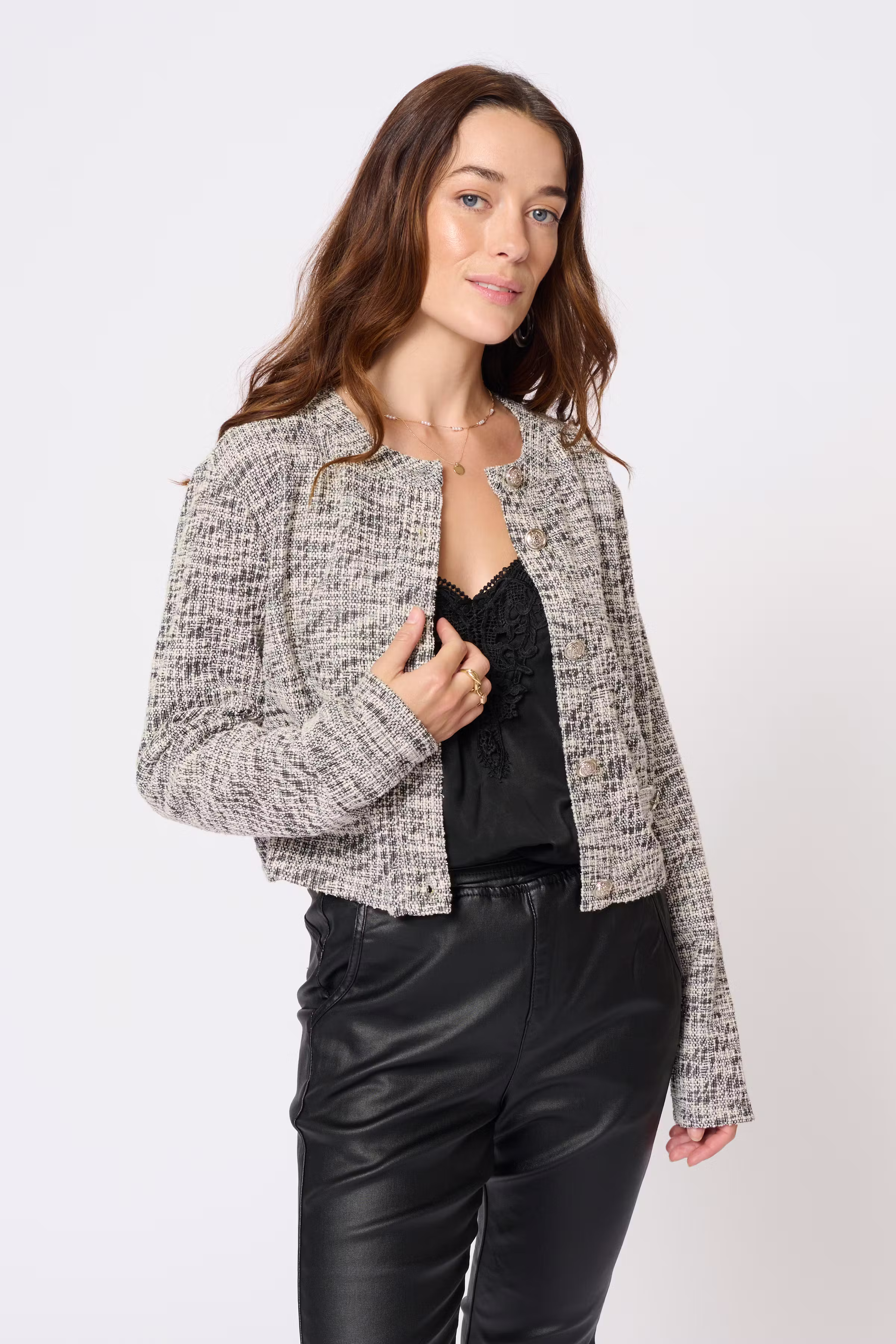 CRShanie Cardigan LOOKBOOK FRONT 10613735-107515