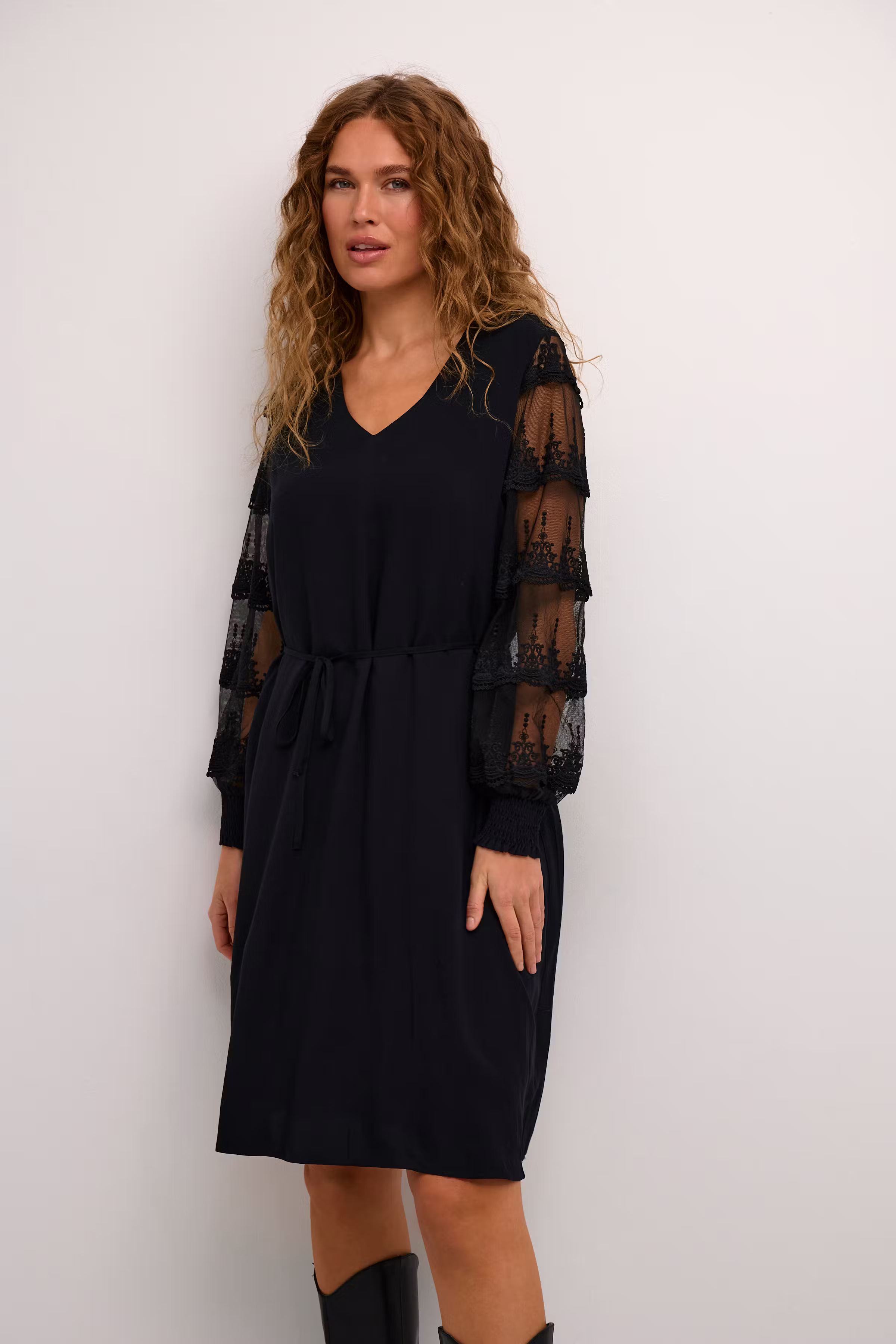 KAiva Kjole LOOKBOOK FRONT 10509338-100121