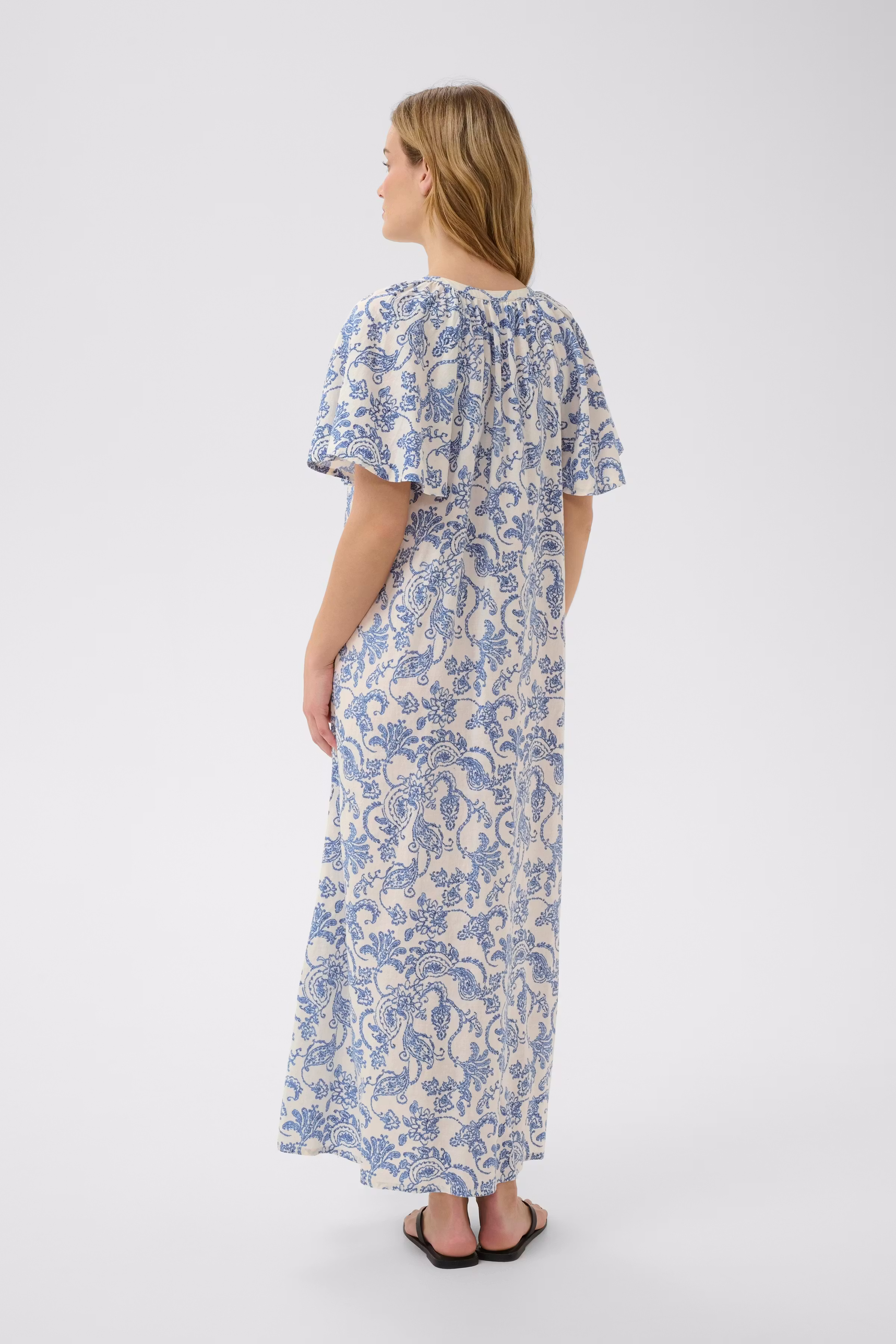 BentinePW Dress LOOKBOOK BACK 30310533-304957