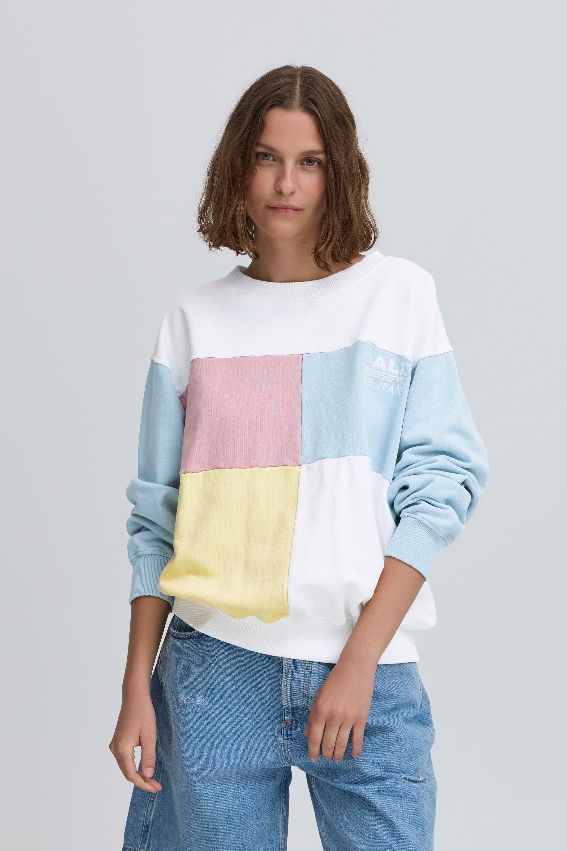 BAAURORA Sweatshirt LOOKBOOK FRONT 50405181-154030