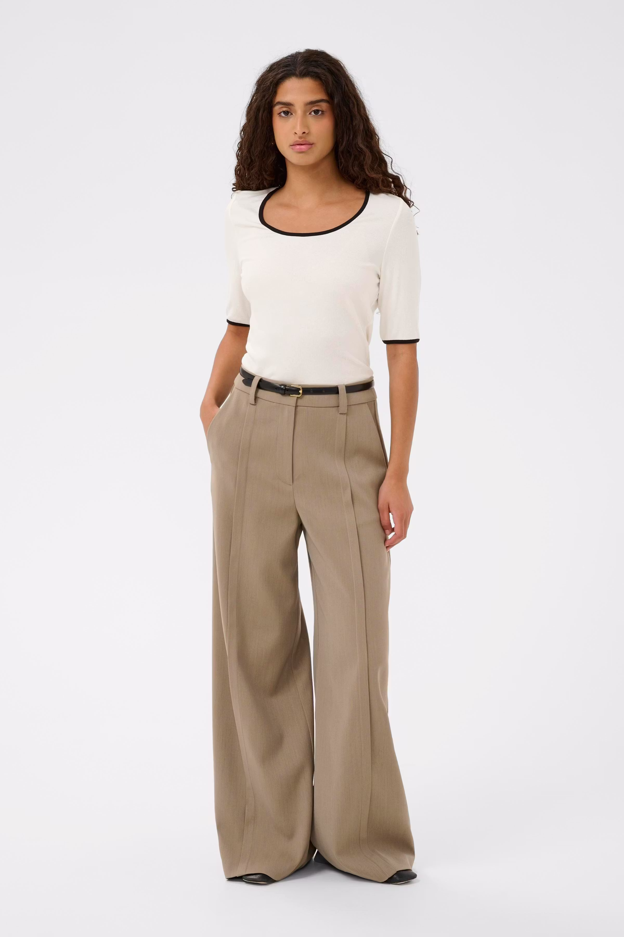 SLNaida T-shirt LOOKBOOK FRONT 30408151-111001