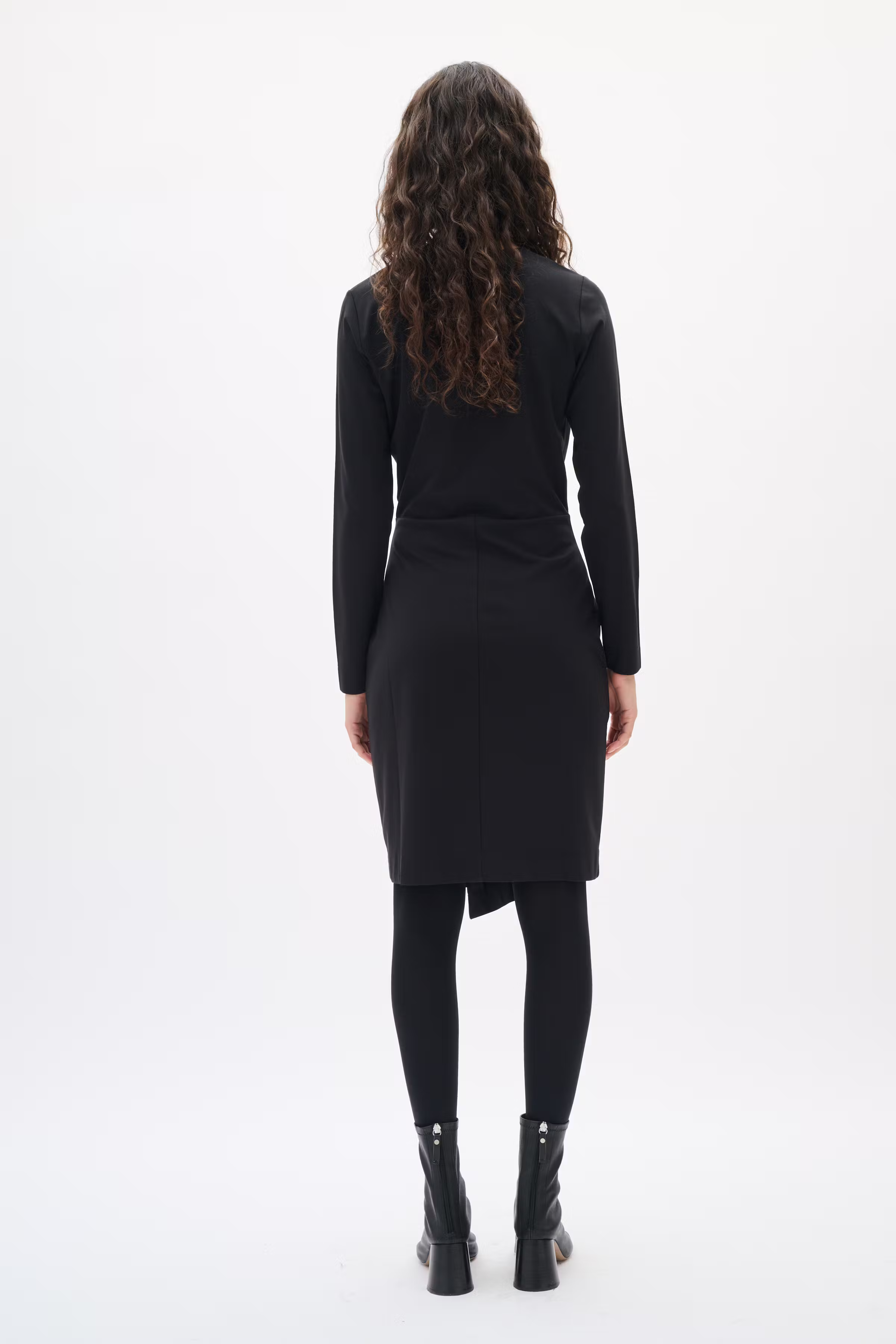 KASEYIW Kleid LOOKBOOK BACK 30112119-194008