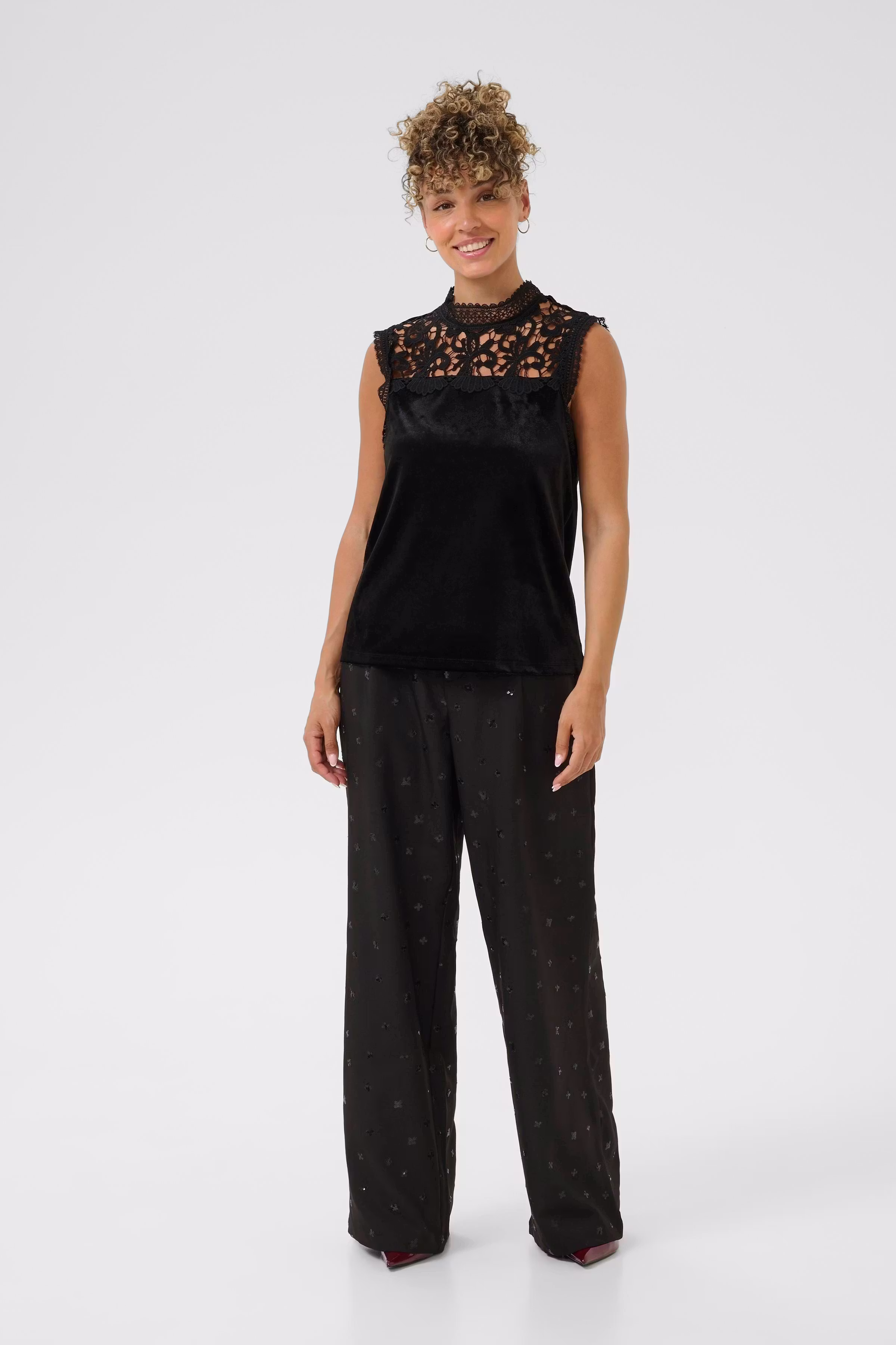 CRFrosty Bluse LOOKBOOK FRONT 10614536-100120