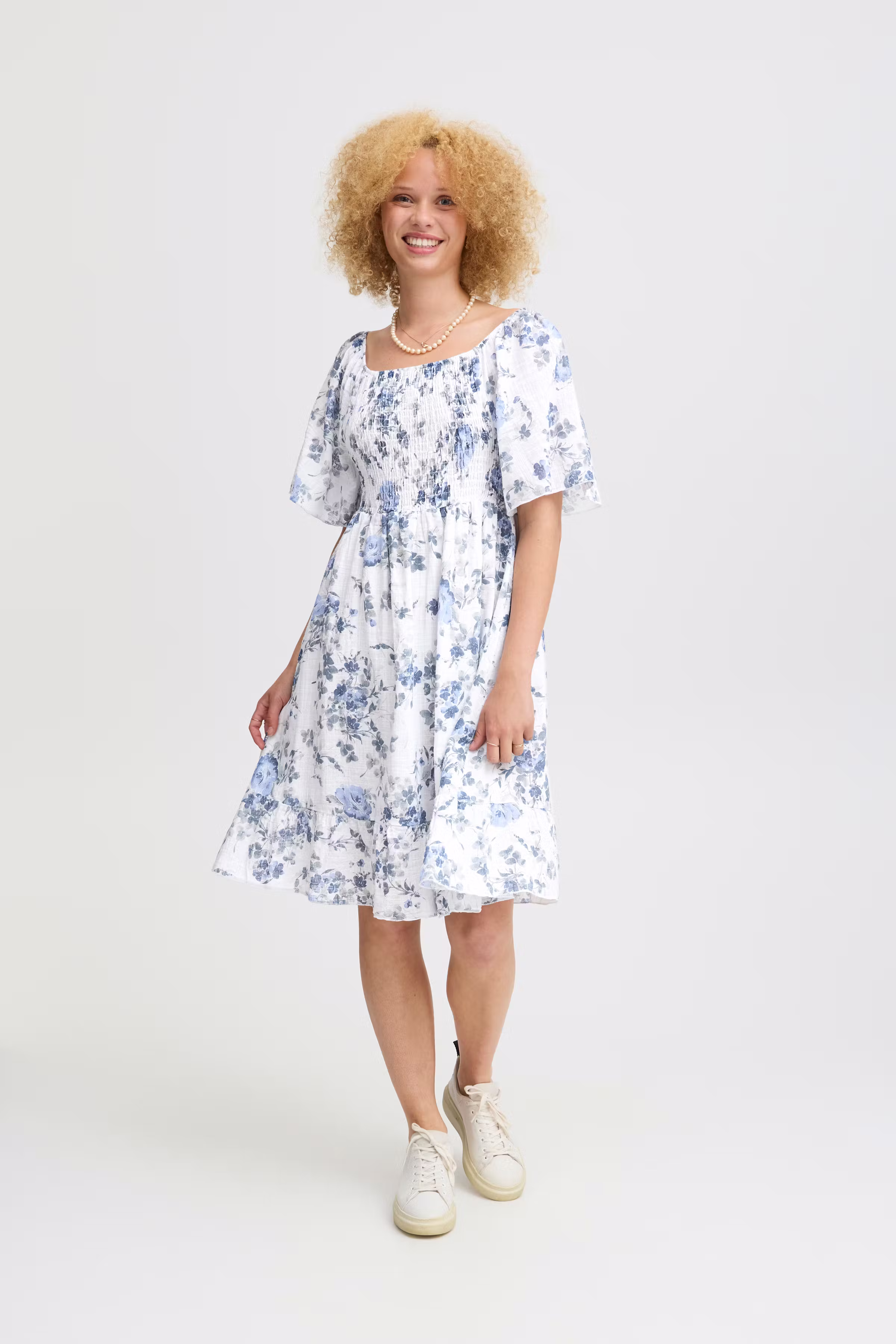 SBALEXA Kjole LOOKBOOK FRONT 22100680-110602