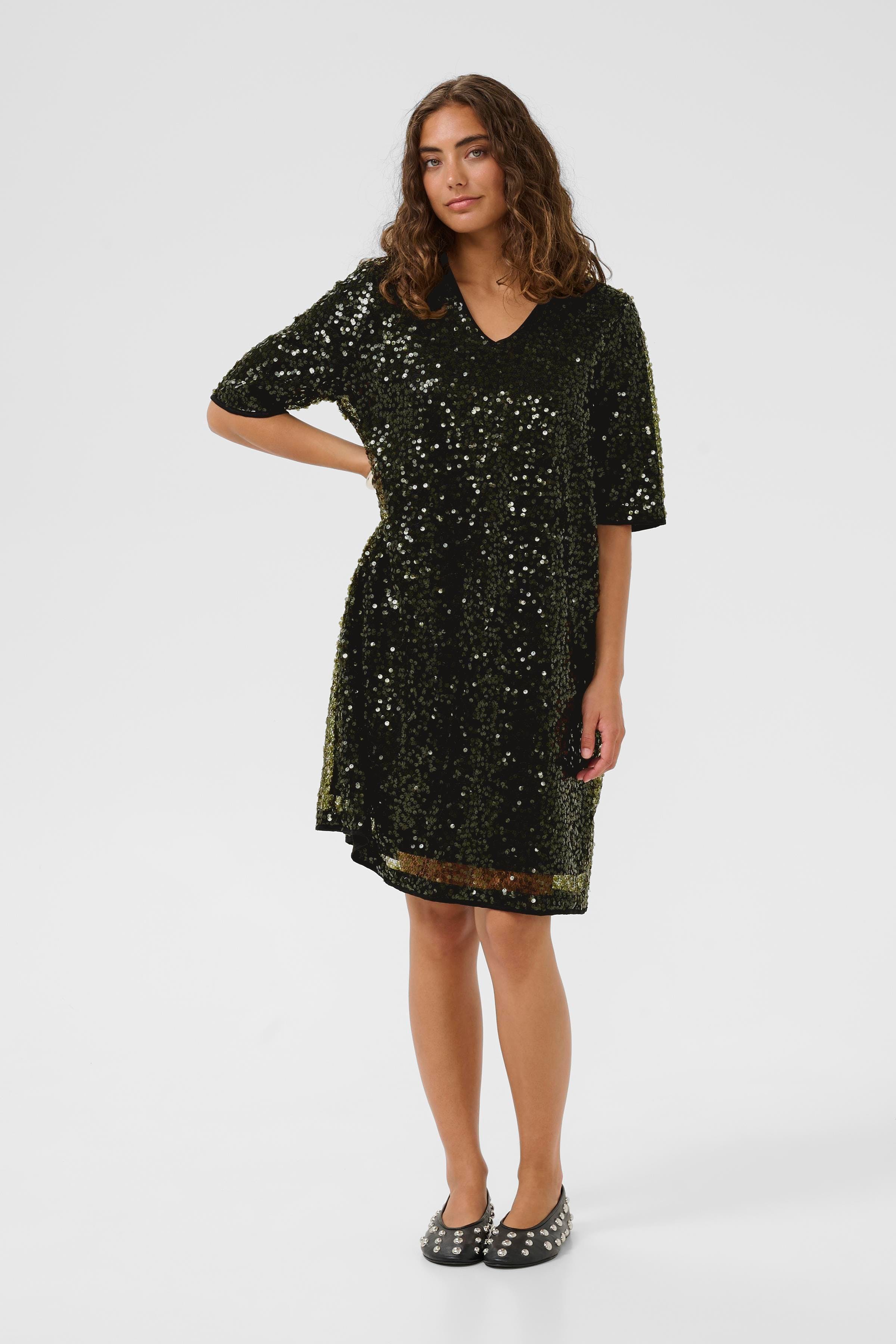 CUmelia Mörkgrön Paljettklänning LOOKBOOK FRONT 50112480-190515