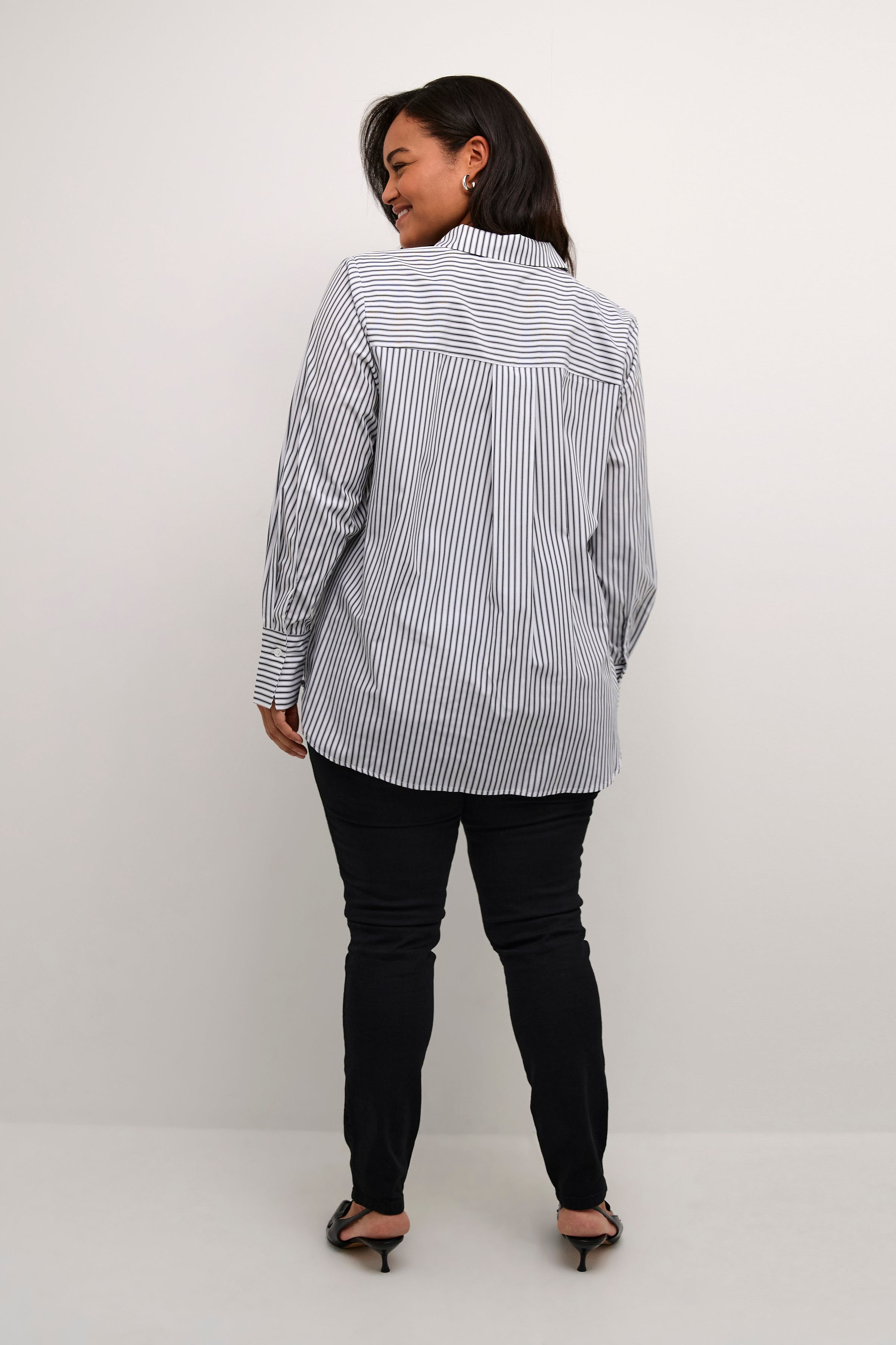 KCjerria Shirt LOOKBOOK BACK 10582581-106433