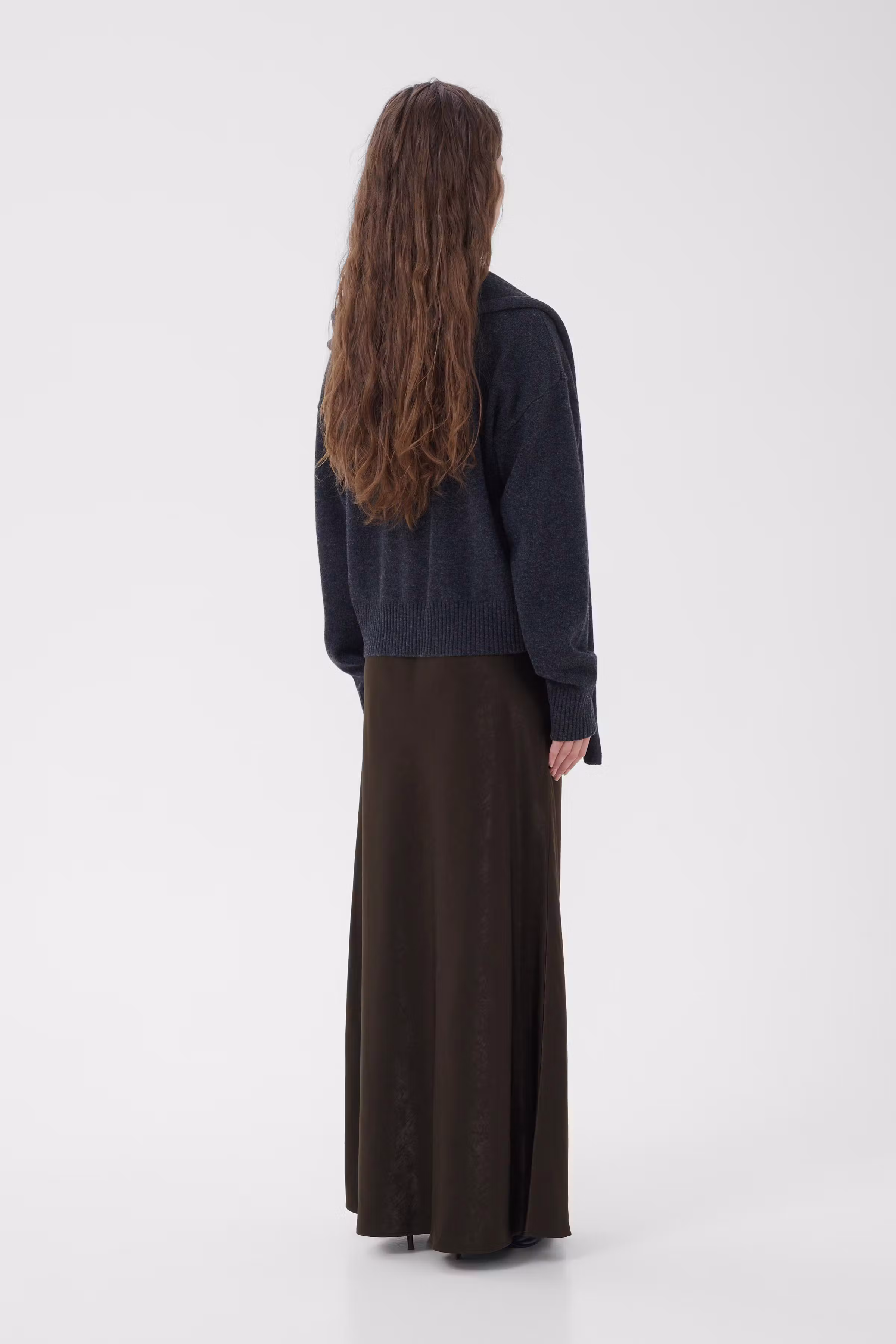 EstelleMW Satinsrock LOOKBOOK BACK 10704820-191110