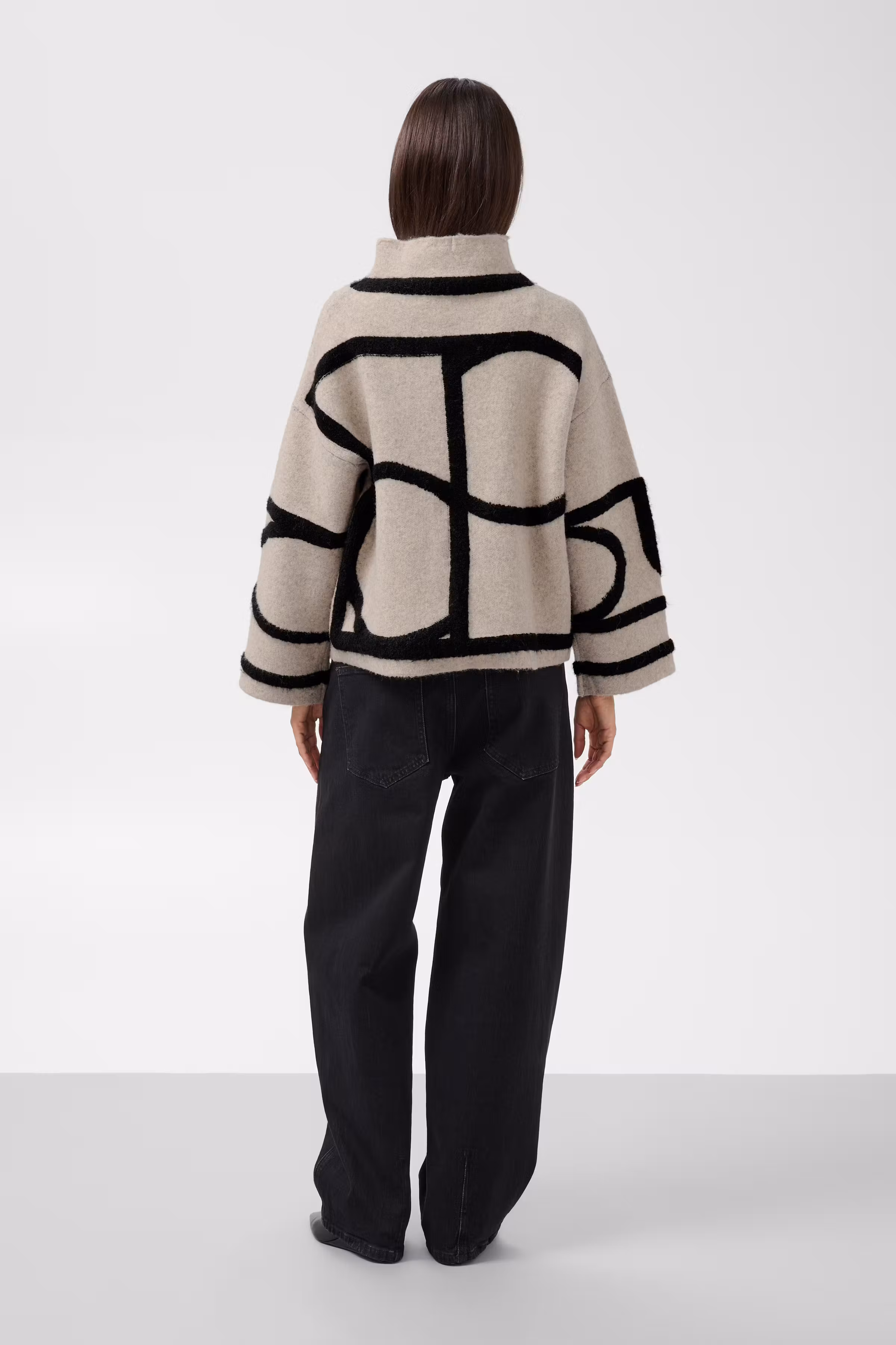 SLSorea Pullover LOOKBOOK BACK 30408778-305624