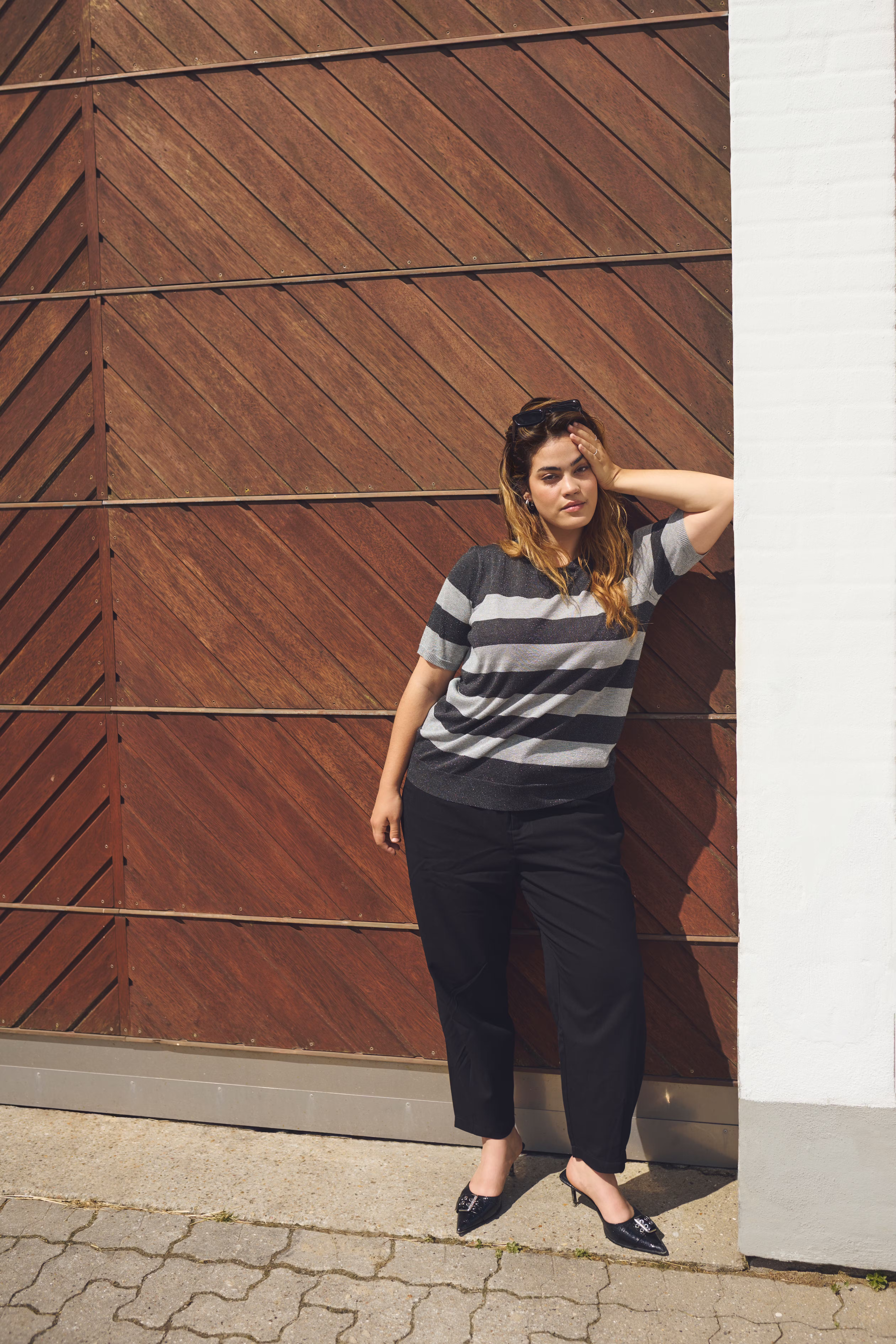 KCsakira Cropped Hose LOCATION NONE 10580650-100121