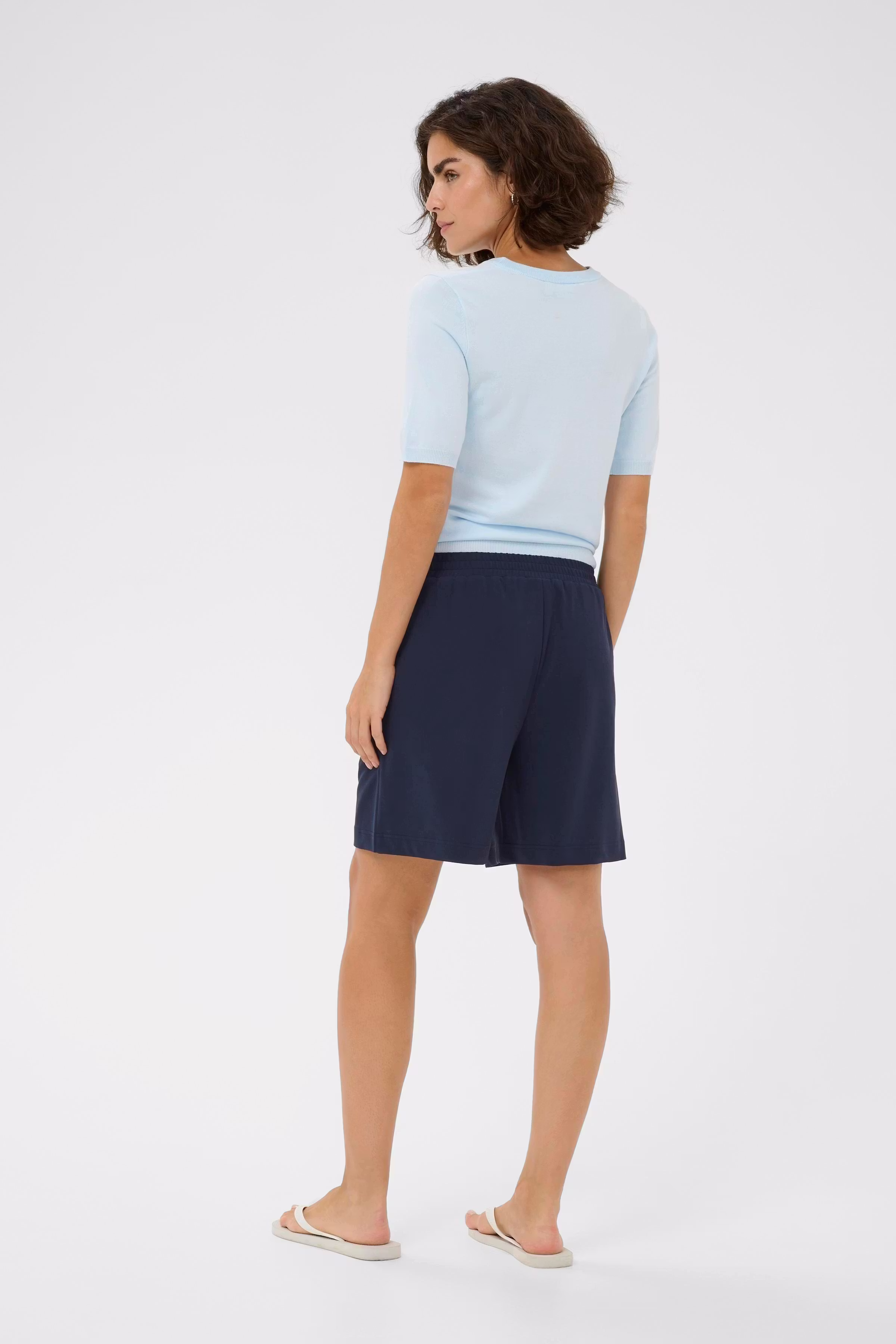 KAphoebe Shorts LOOKBOOK BACK 10511490-194020
