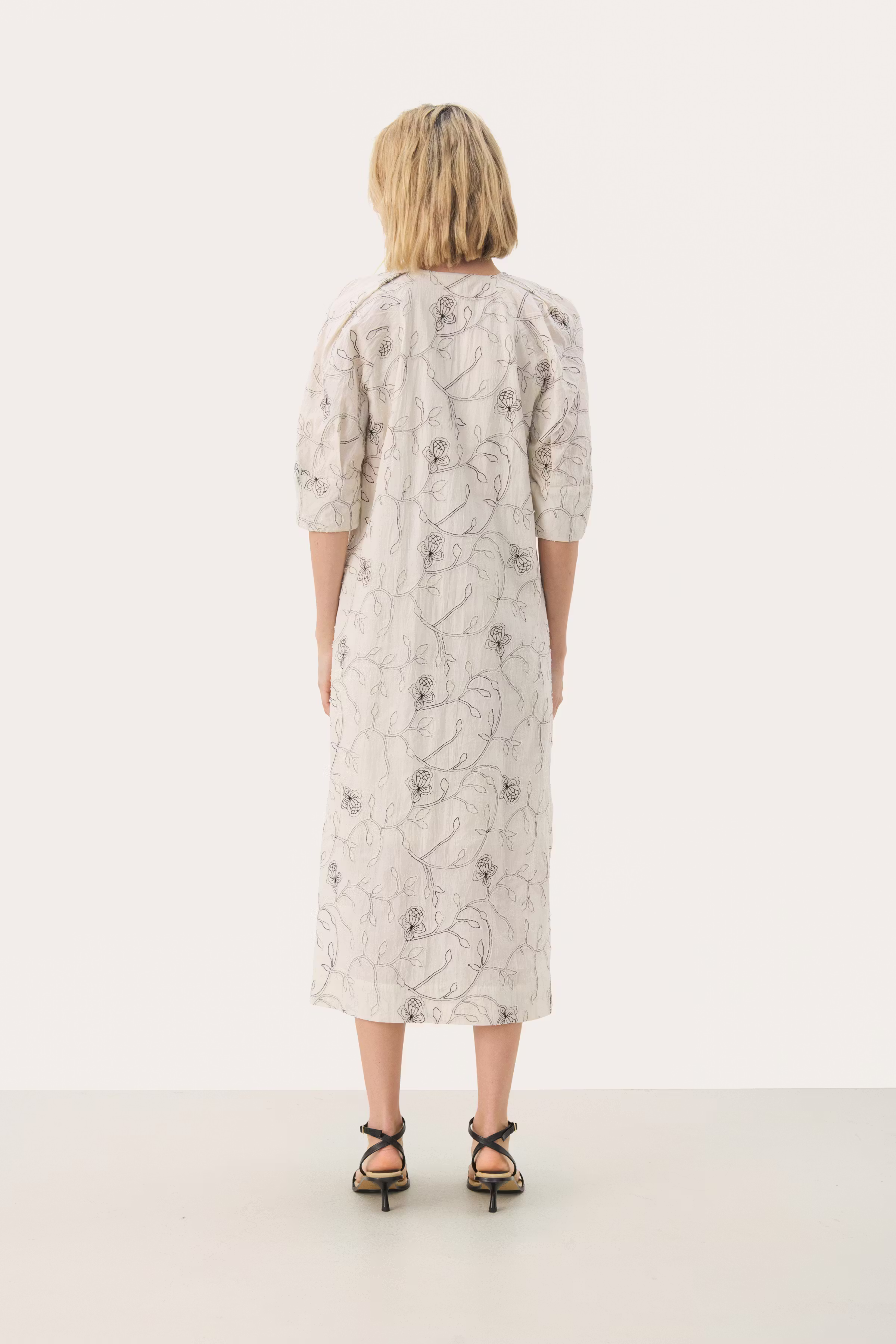 TonePW Dress LOOKBOOK BACK 30309824-304018