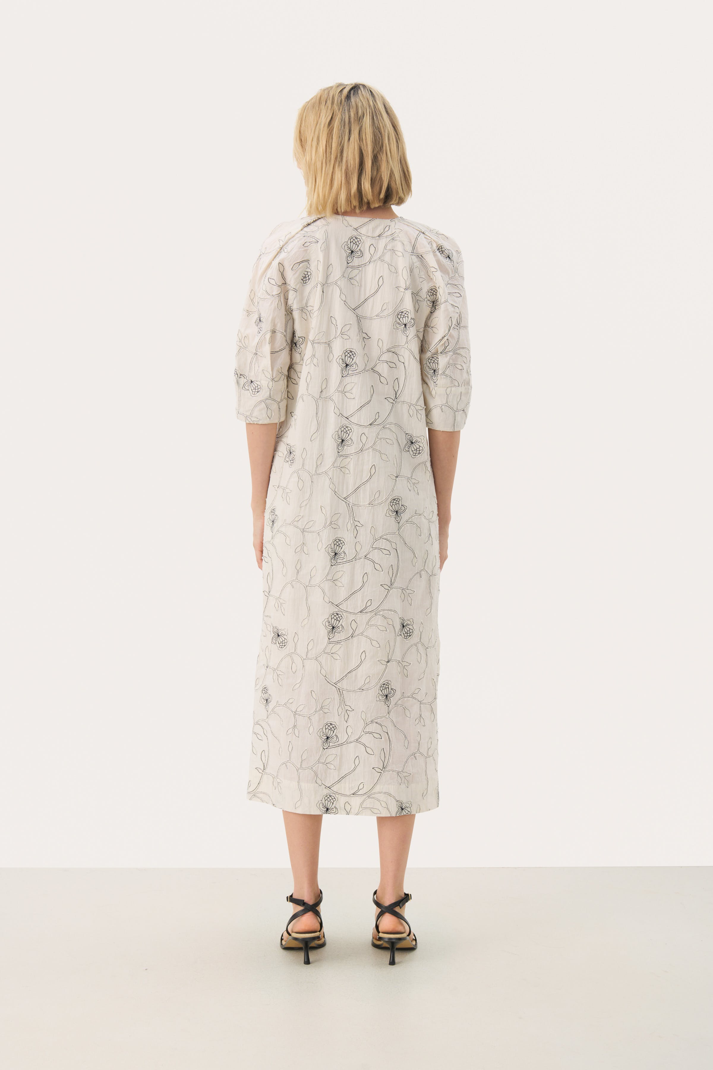 TonePW Kleid LOOKBOOK BACK 30309824-304018