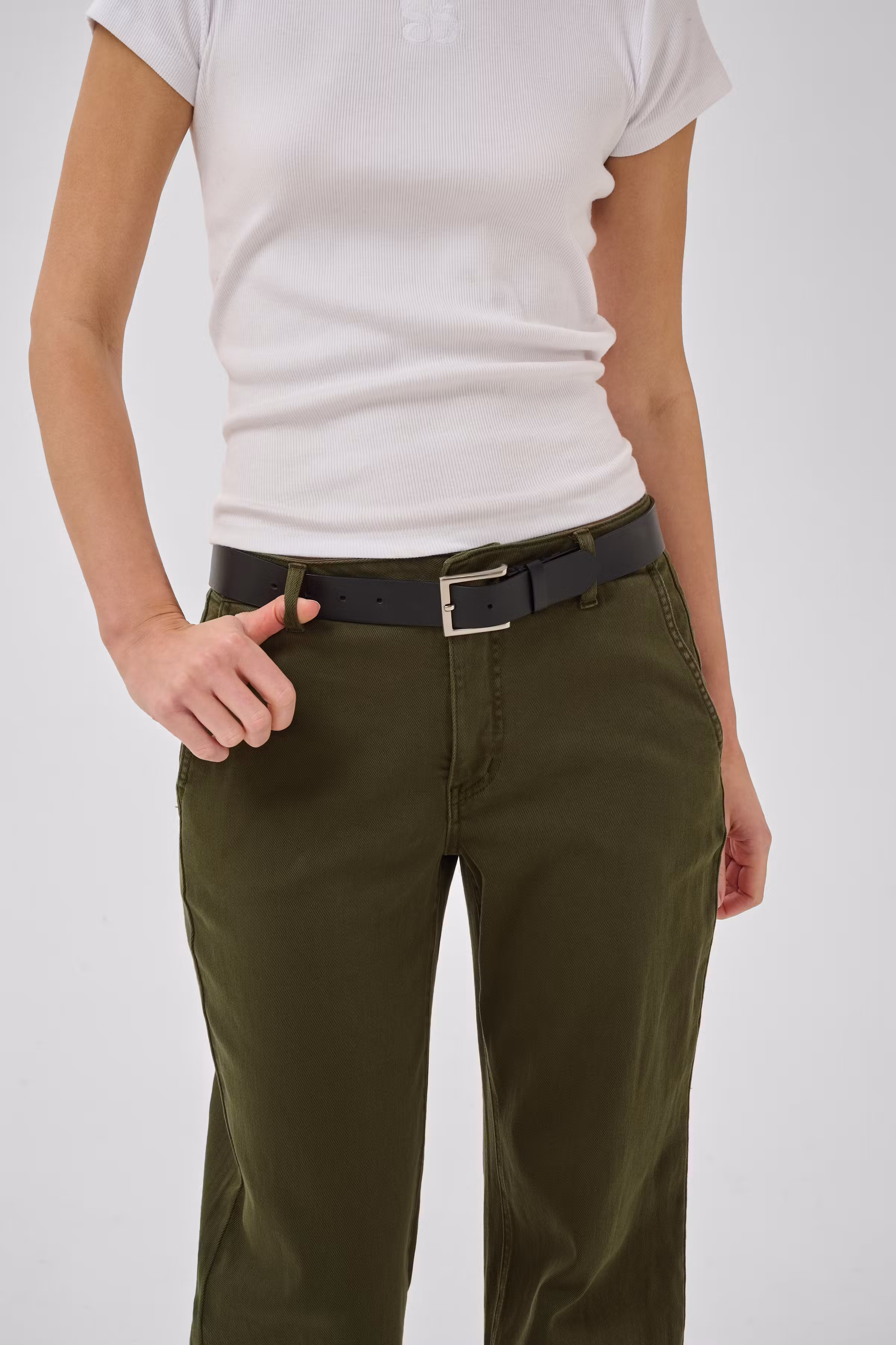 LaraMW Trousers LOOKBOOK DETAIL 10705225-190515