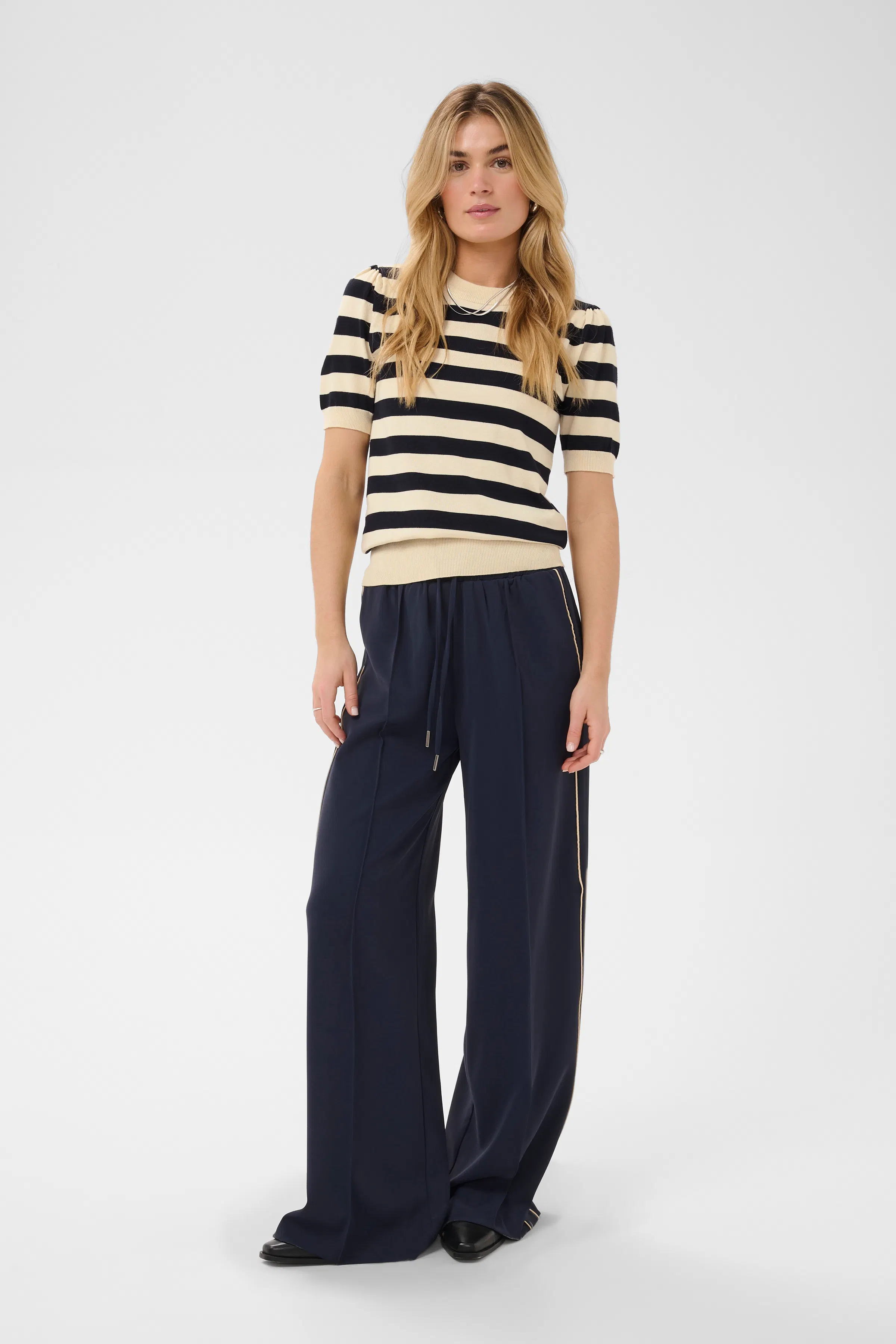 MilaSZ Pullover LOOKBOOK FRONT 30513931-305102