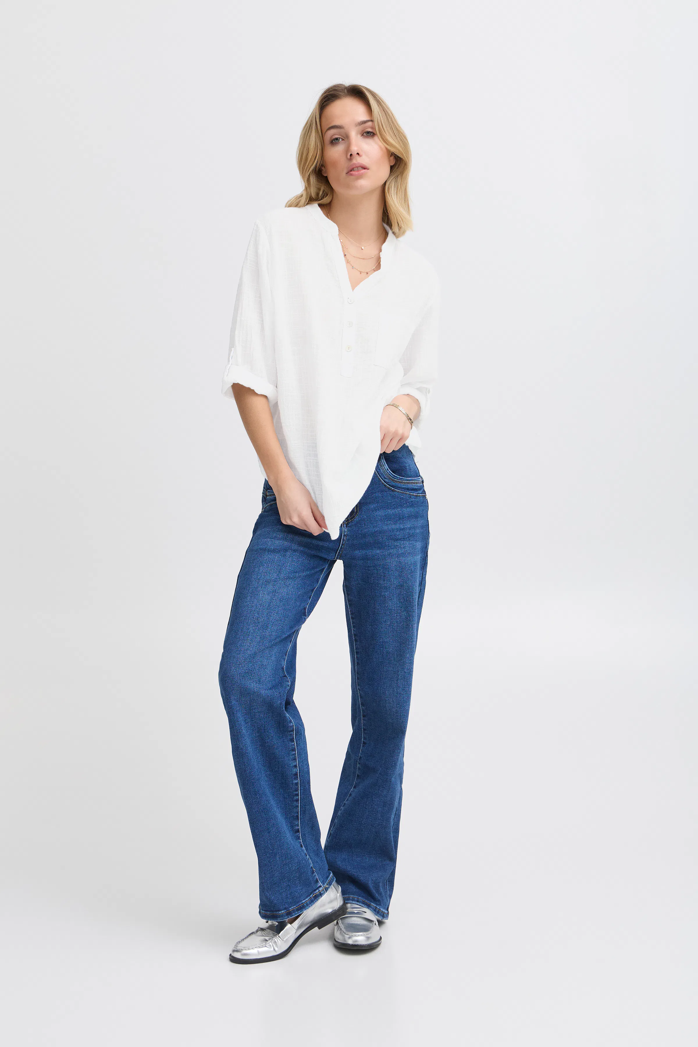 SBALEXA Blus LOOKBOOK FRONT 22100930-110602