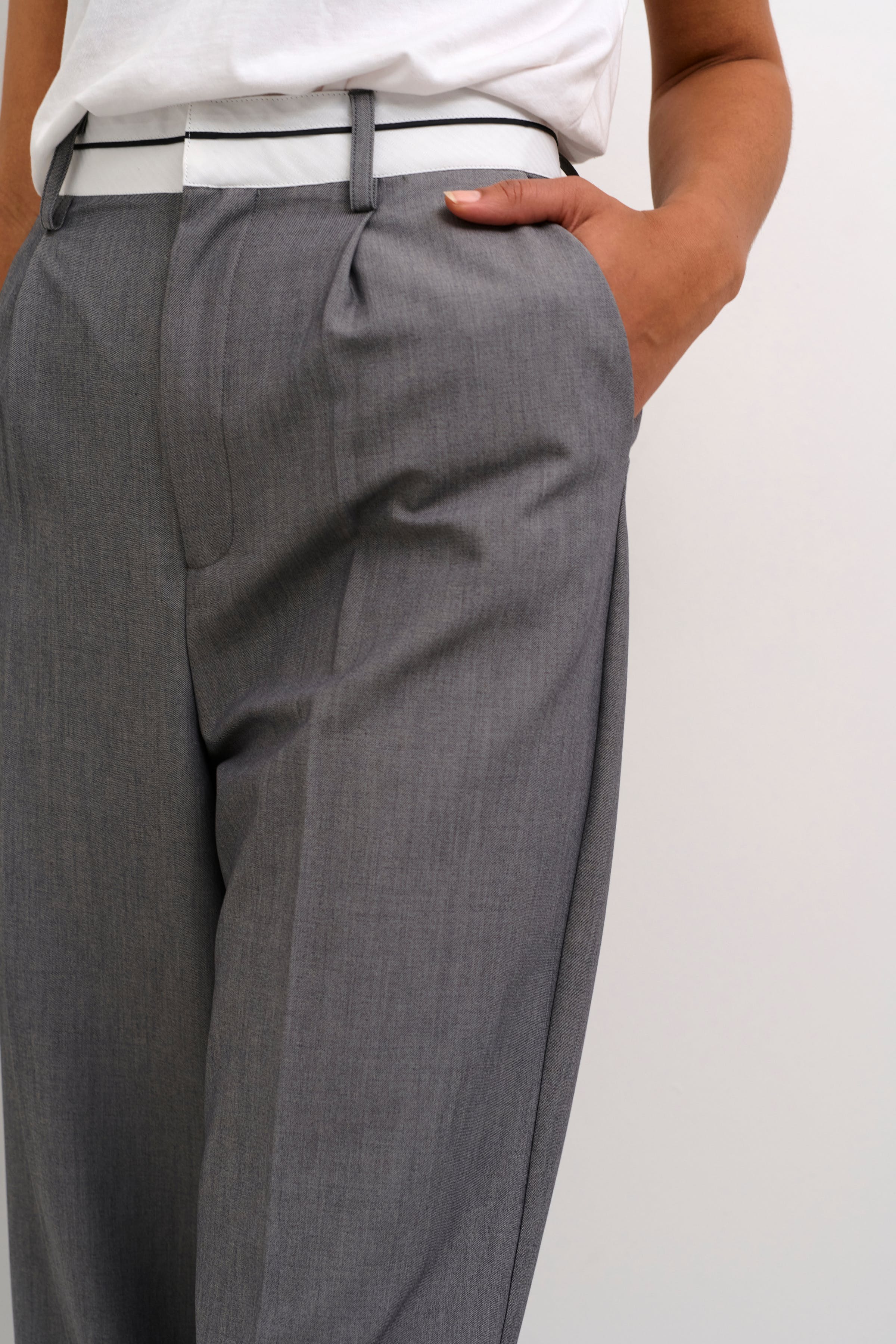 KArey Hose LOOKBOOK DETAIL 10509191-100123