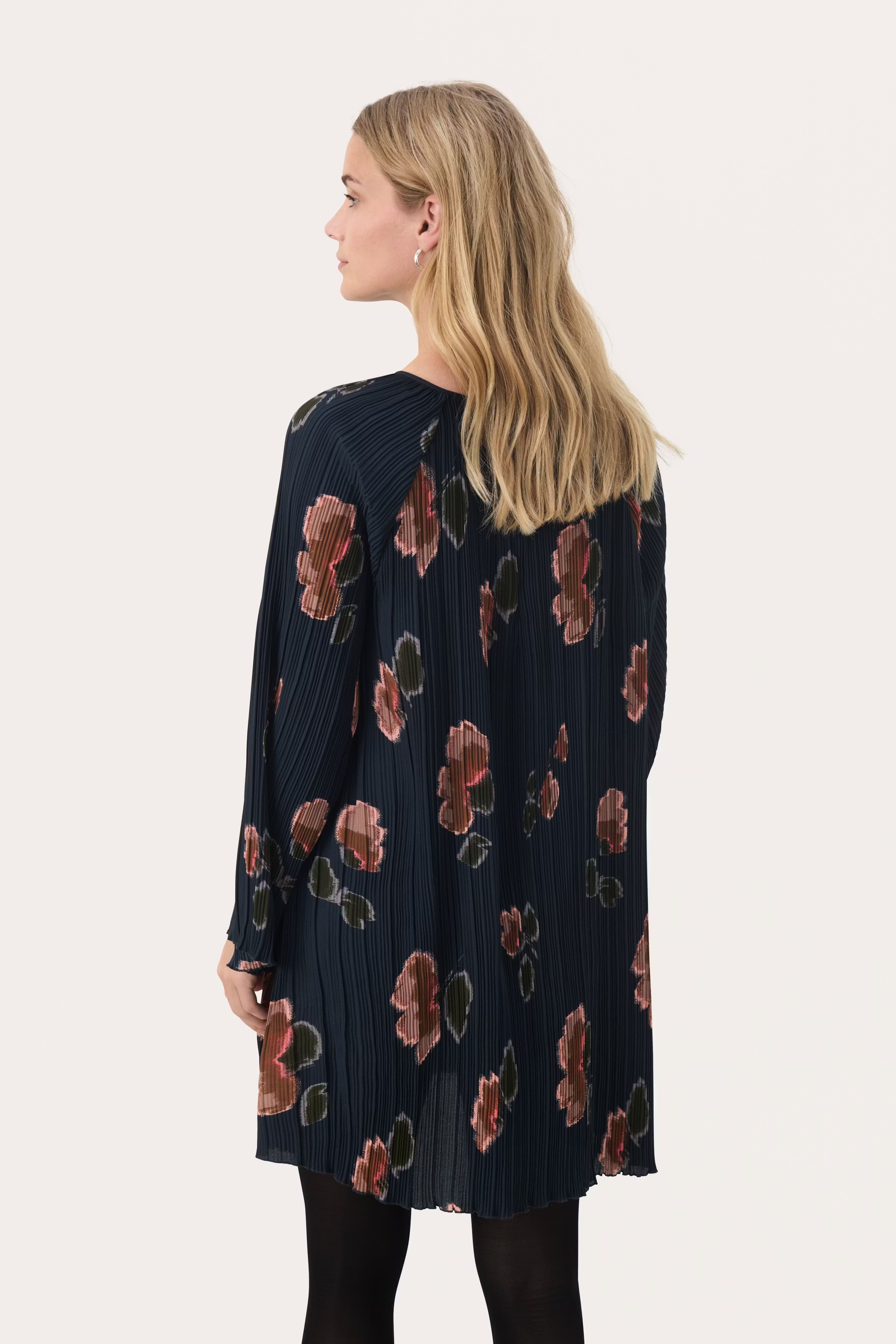 MilanasPW Dress LOOKBOOK BACK 30309529-303394