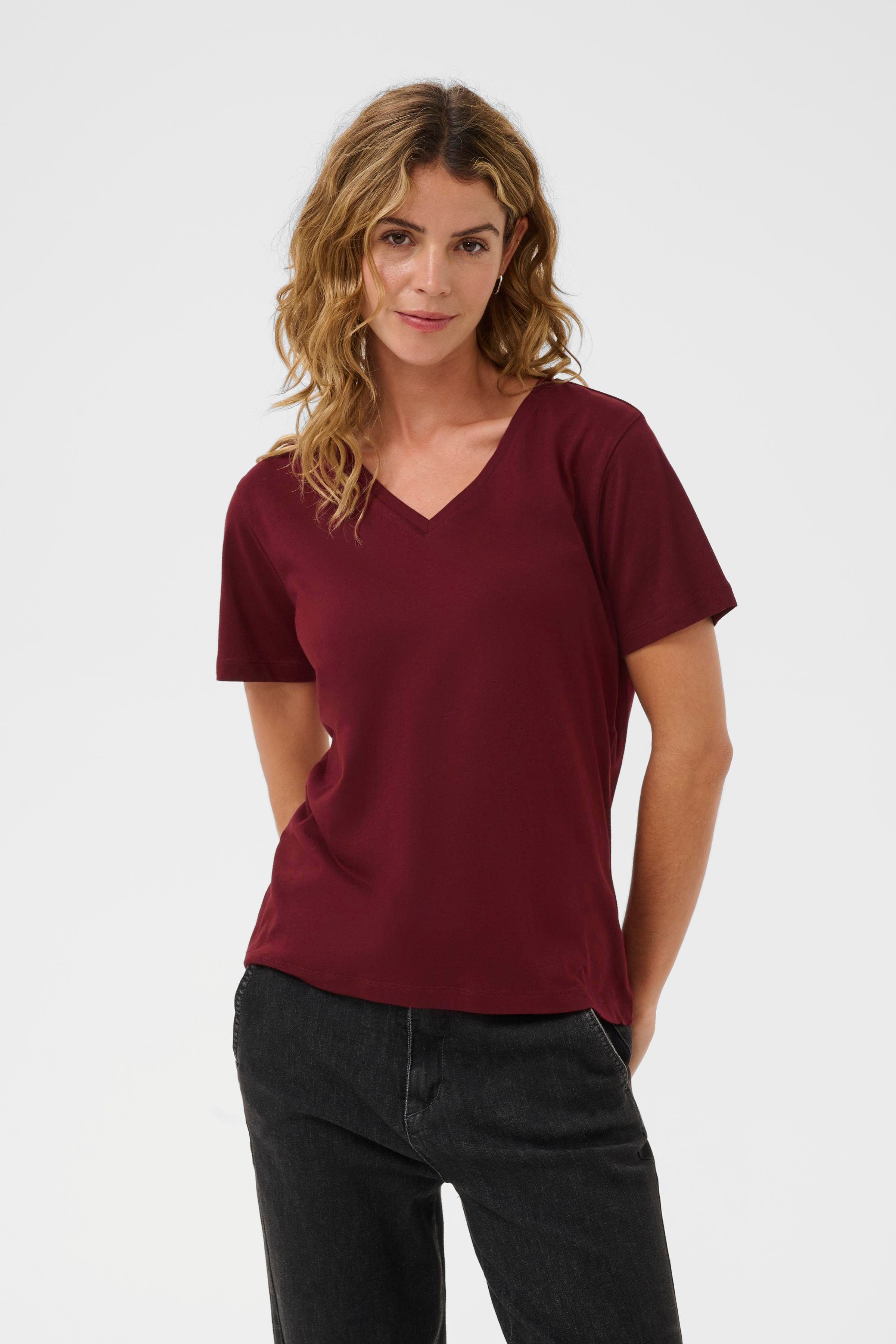 Naia T-shirt LOOKBOOK FRONT 10604508-191522