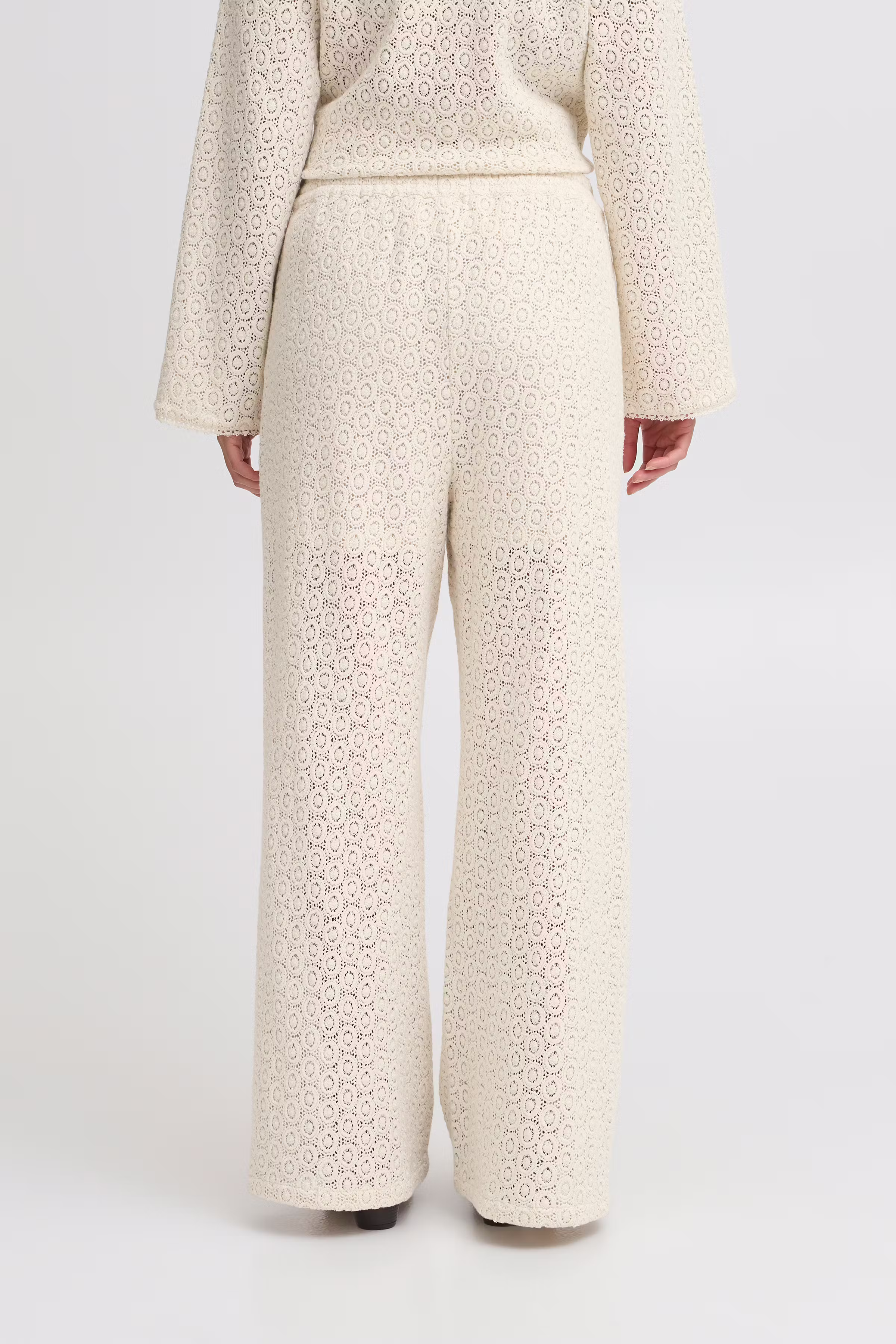 IRSANDRA pants LOOKBOOK BACK 20122805-130905