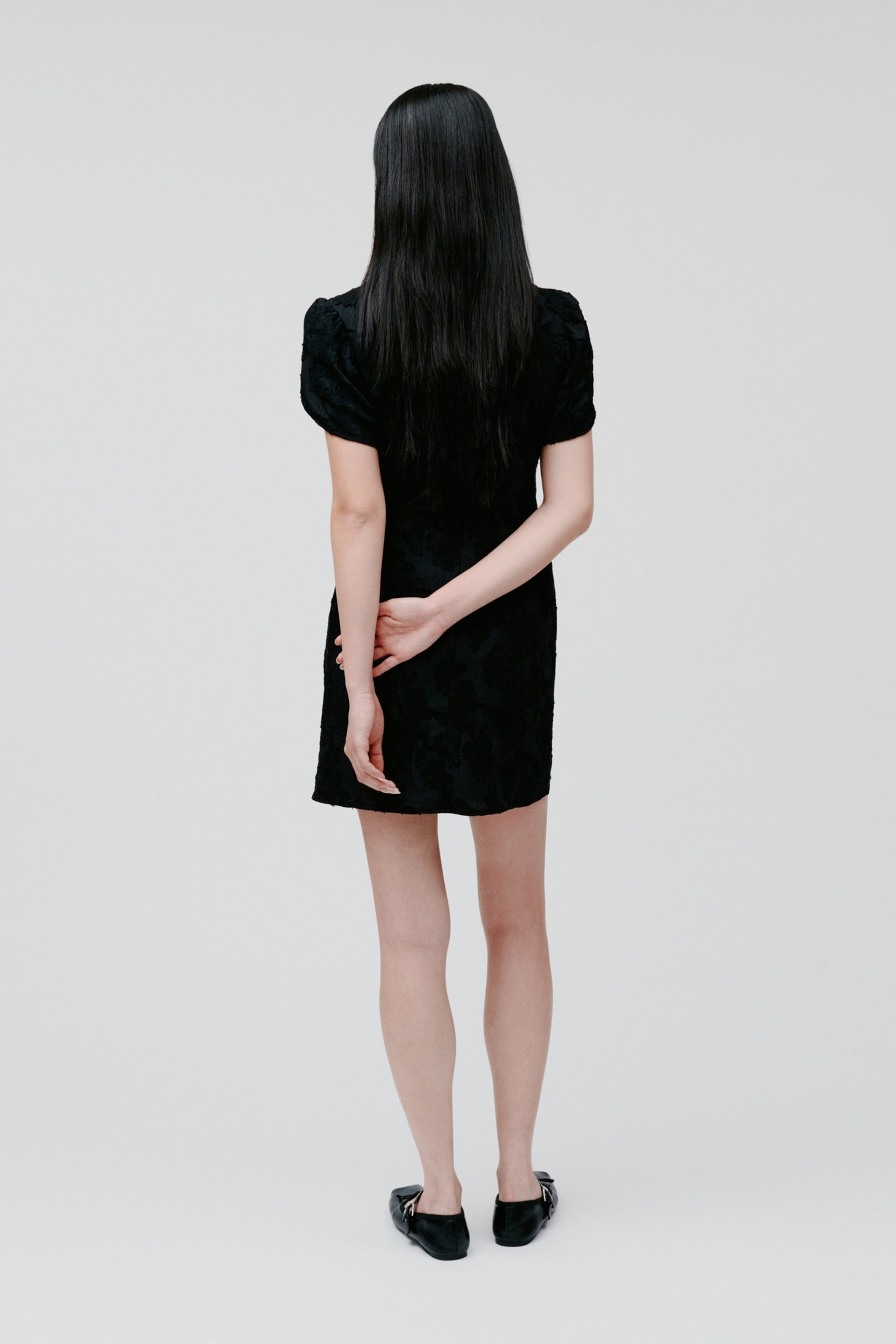 NERISSA Kleid LOOKBOOK BACK 30600664-BK999