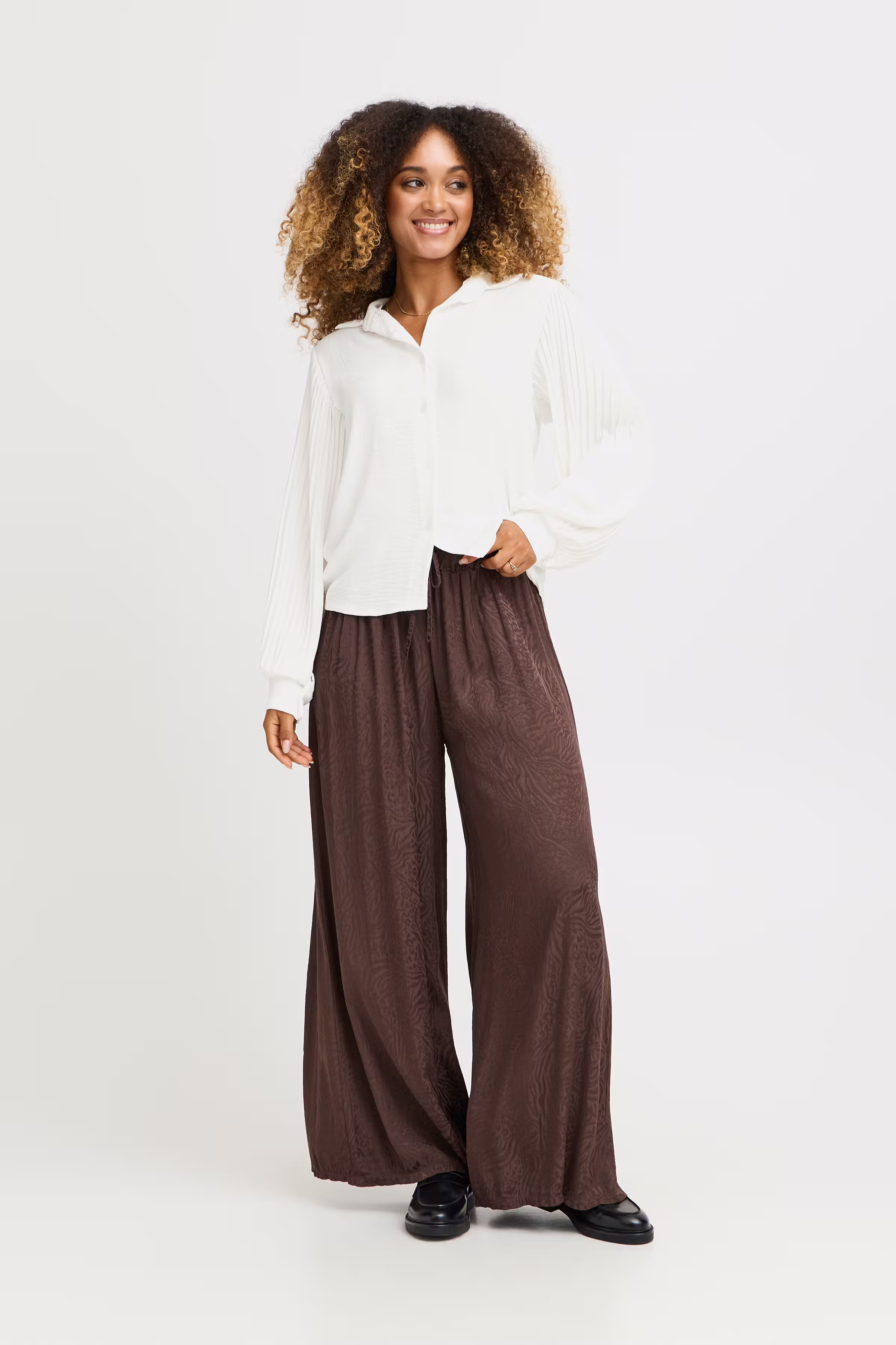 SBBELMO Bluse LOOKBOOK FRONT 22100816-110105