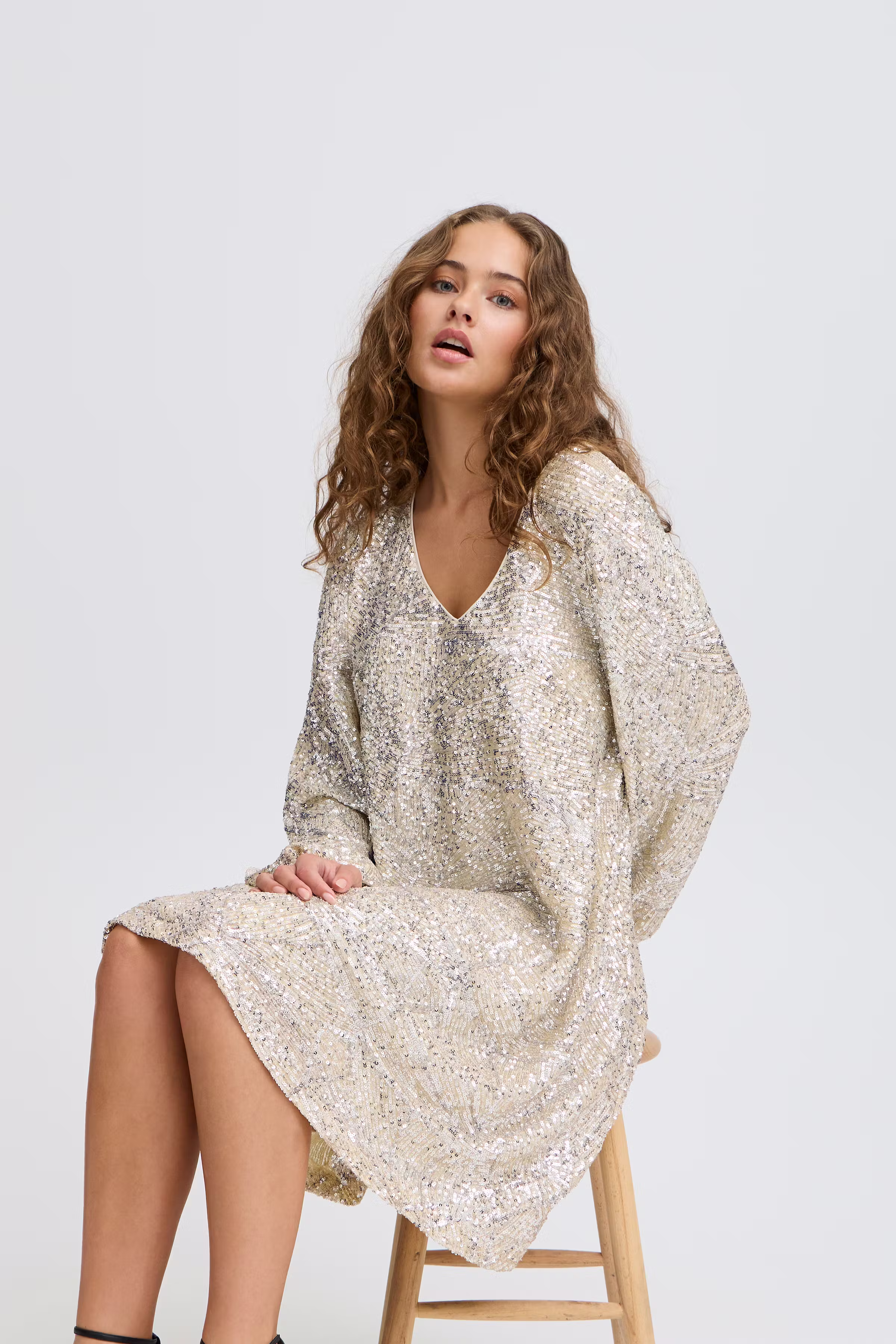 IHFAUCI Kjole LOCATION NONE 20120062-204751