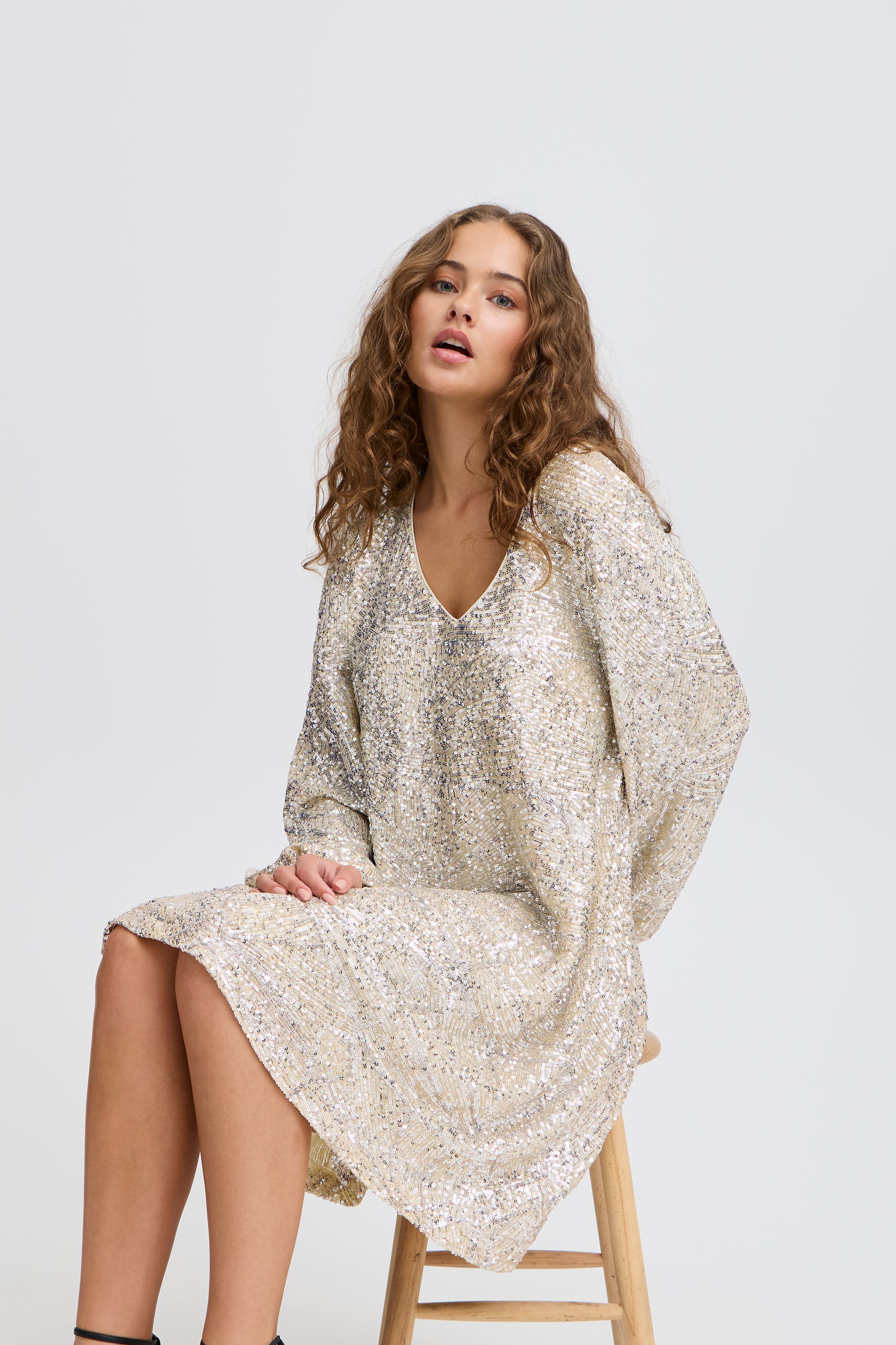 IHFAUCI Dress LOCATION NONE 20120062-204751