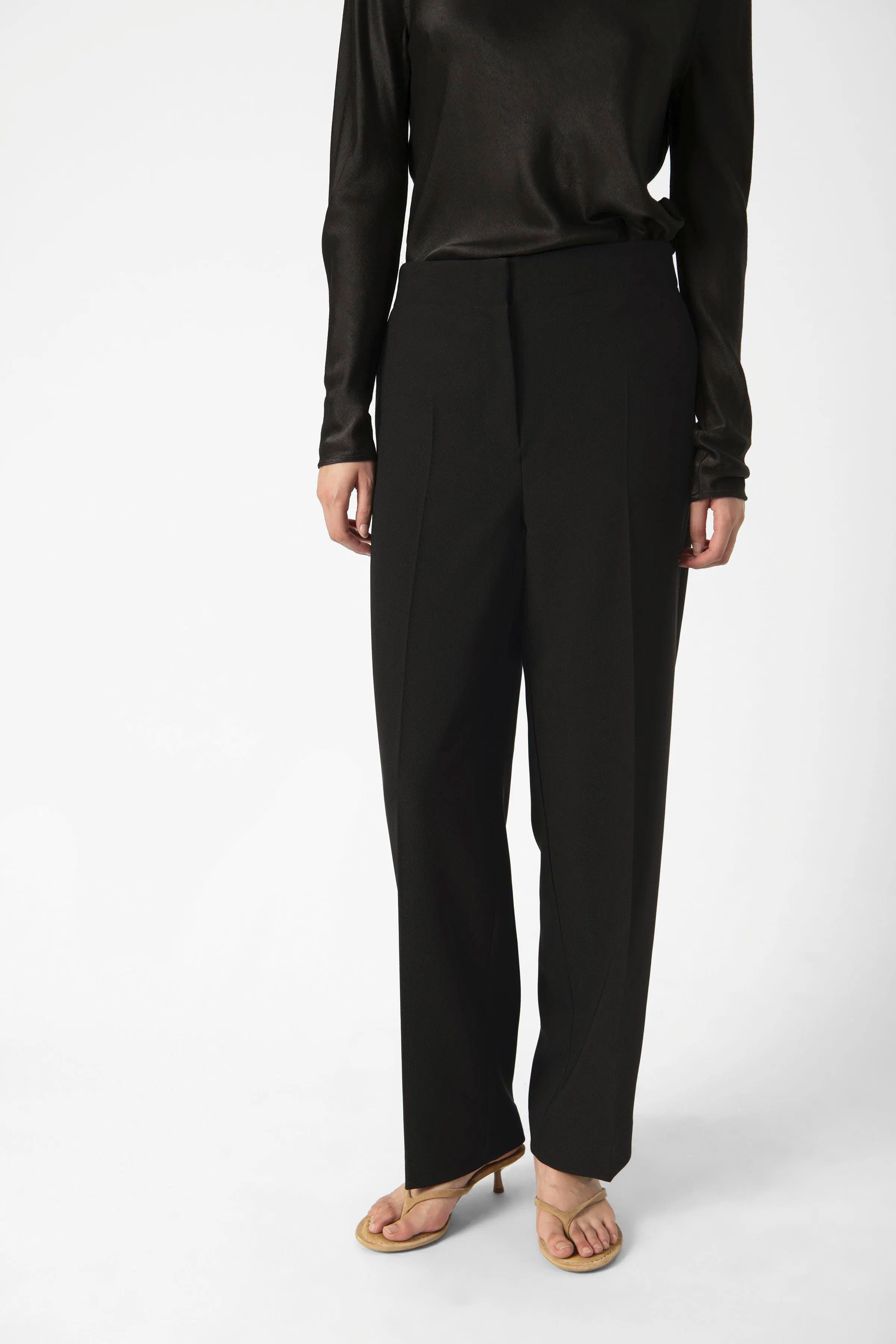 SLSarina Bukser LOOKBOOK FRONT 30408642-194008