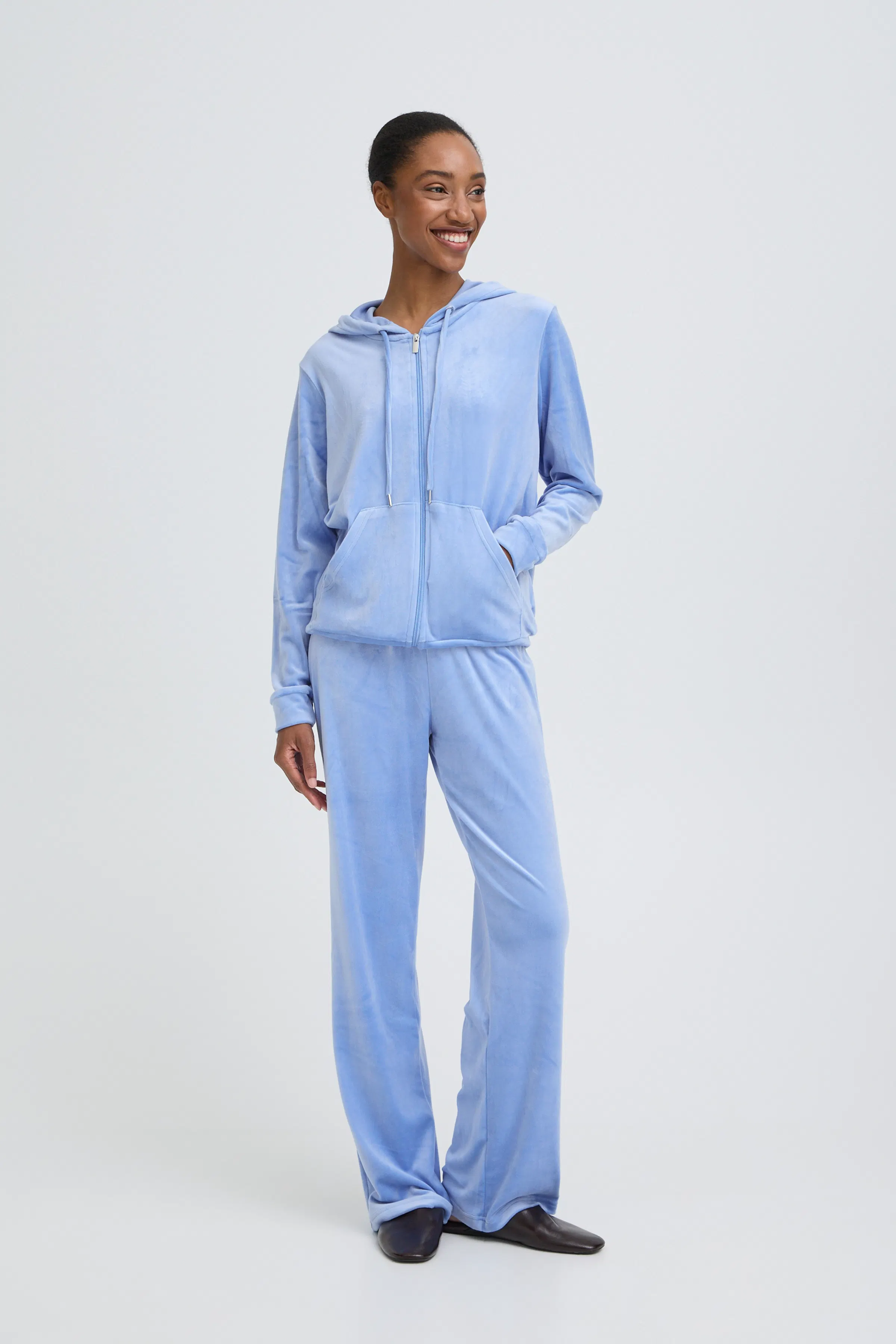BYMITZA Joggedrakt LOOKBOOK FRONT 20810786-164020